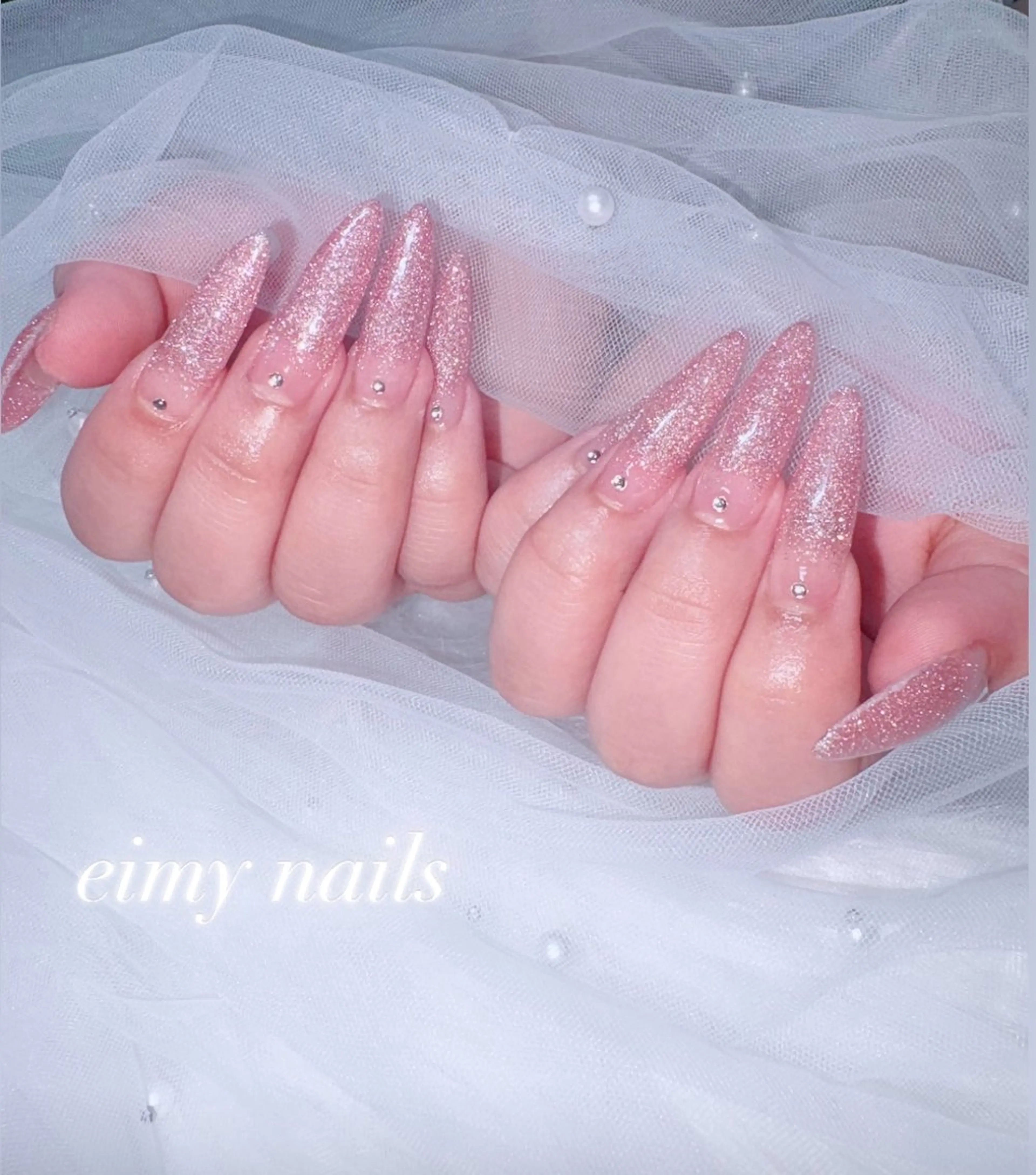 ネイル フラッシュネイル グラデーション ラメ(グリッター) ラメグラデーション ピンク ハンドネイル 🤍eimy nails🤍所属・eimy nails♡のネイルデザイン