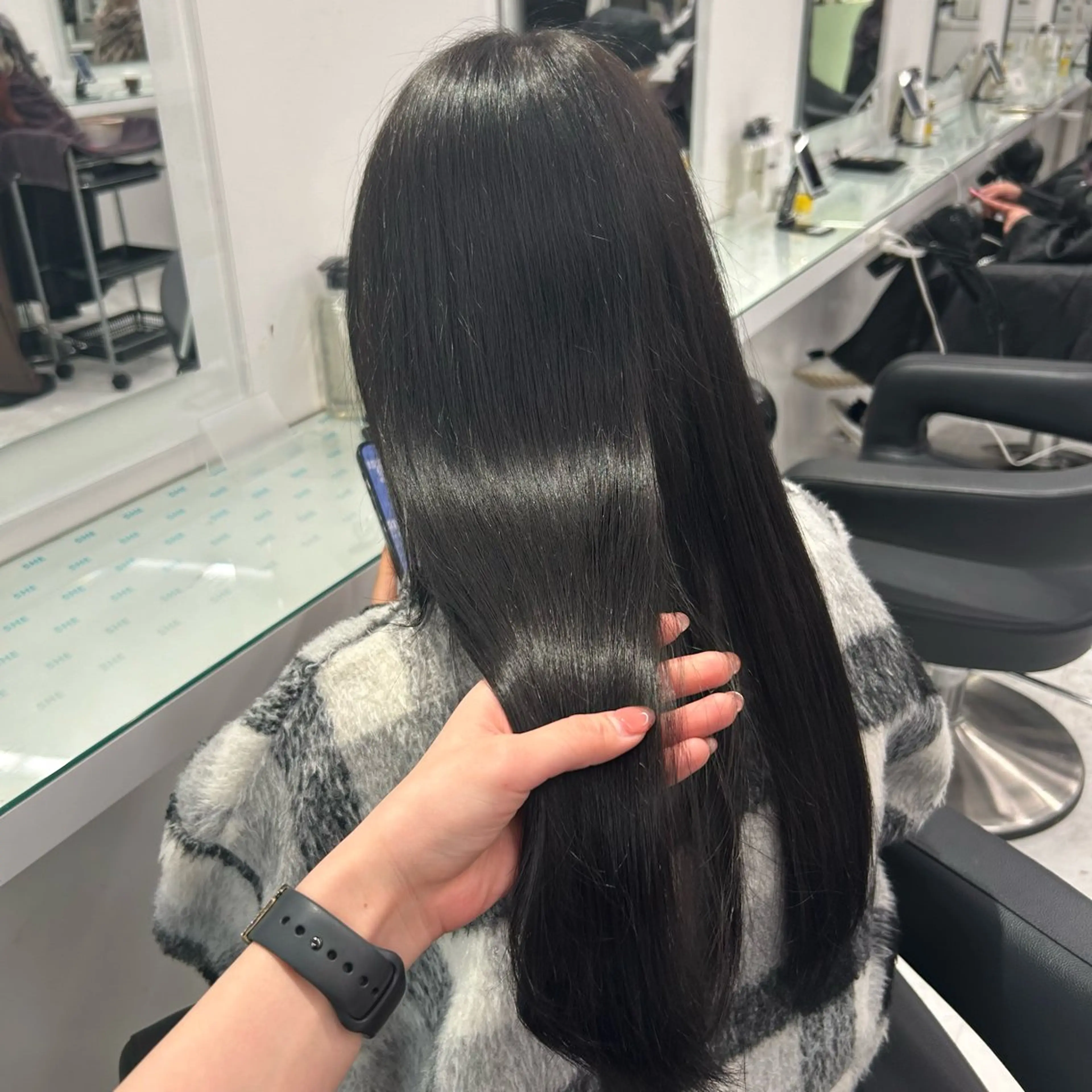 セミロング ヘアカラー トリートメント 🤍大人っぽ韓国暗髪 🤍Asuka🤍のヘアスタイル