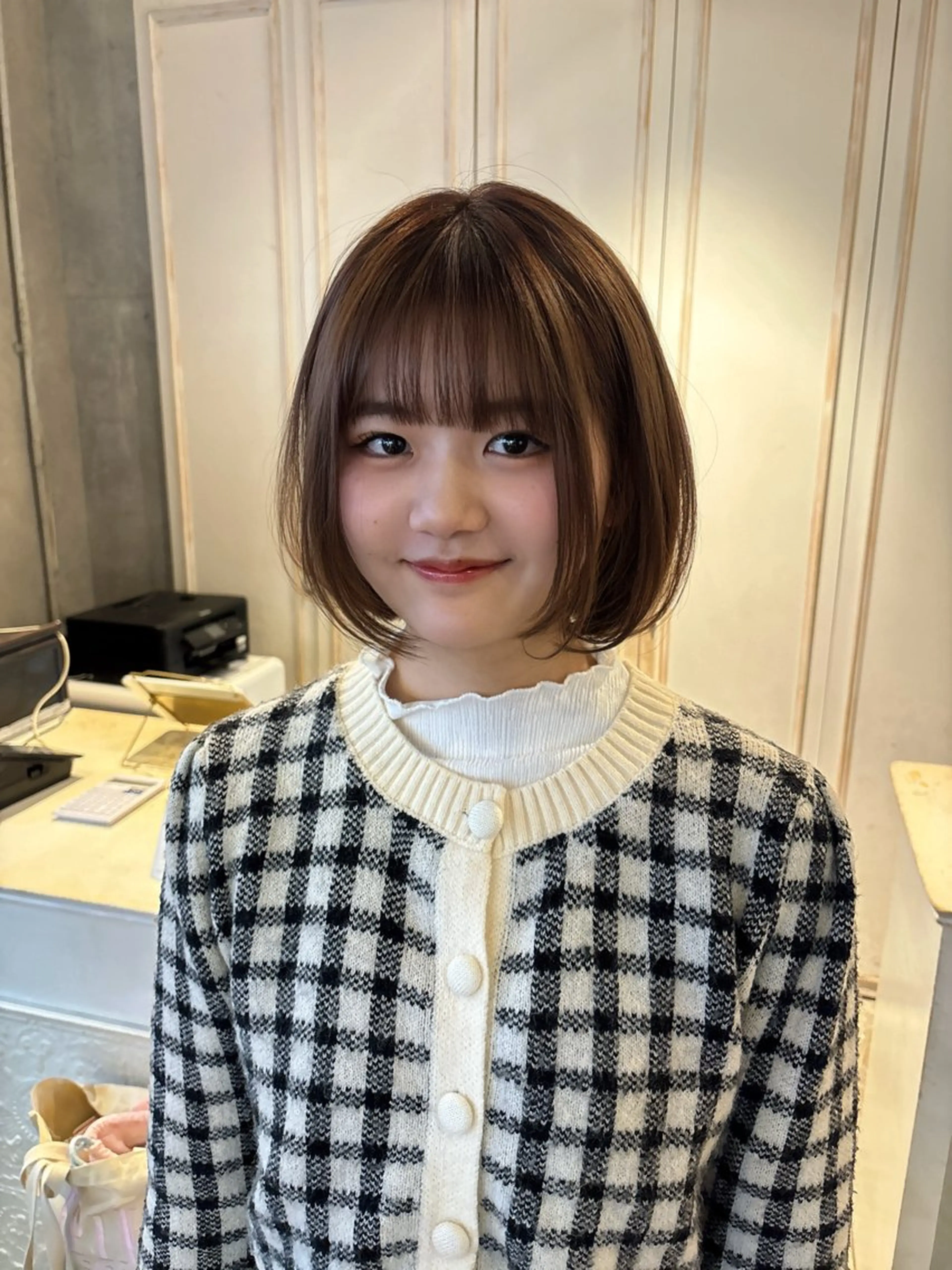 ショート カラー カット 柔らかベージュ 🤎YUKAのヘアスタイル