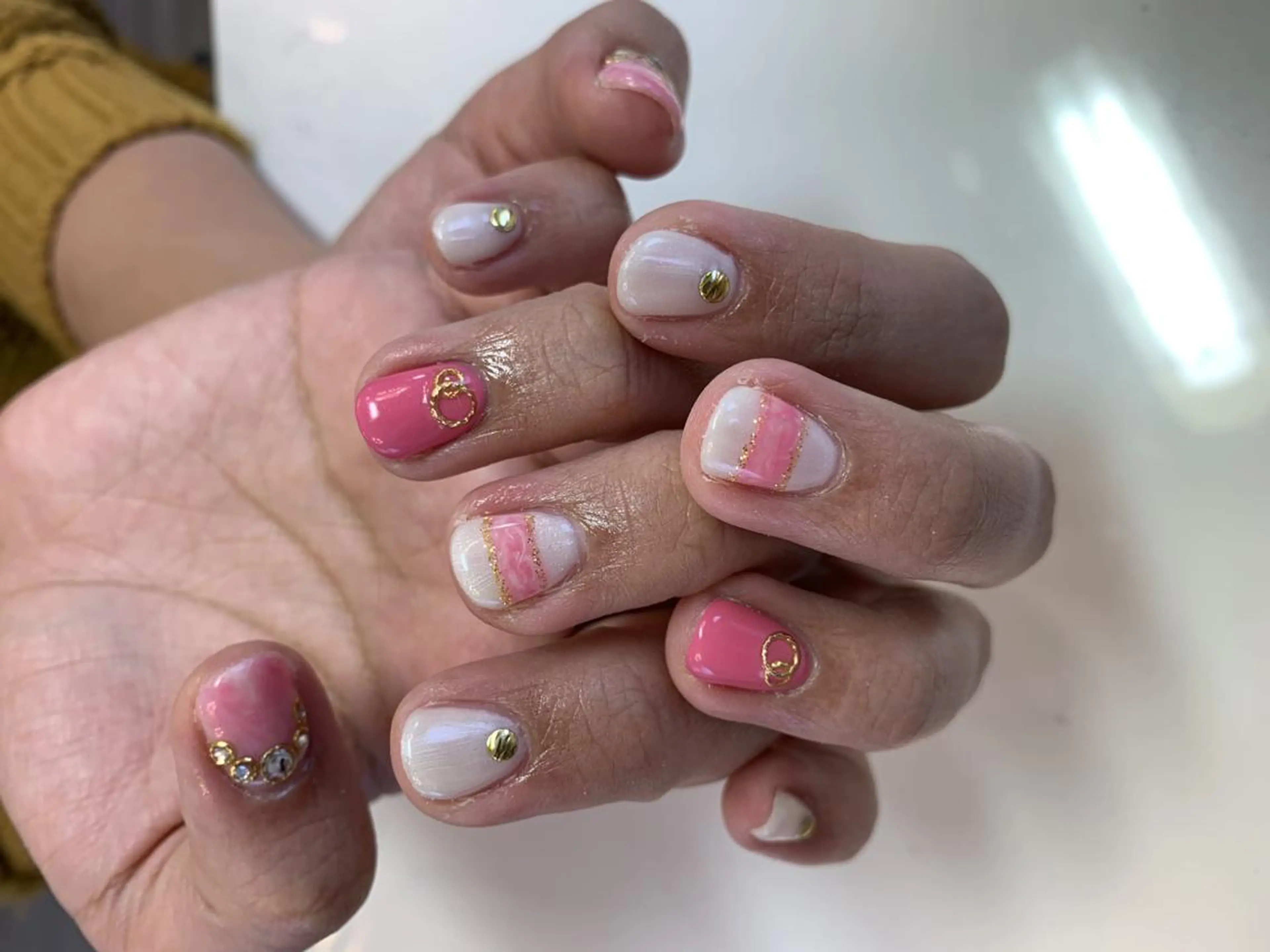 ネイル ネイルリボン 受付スタッフのネイルデザイン