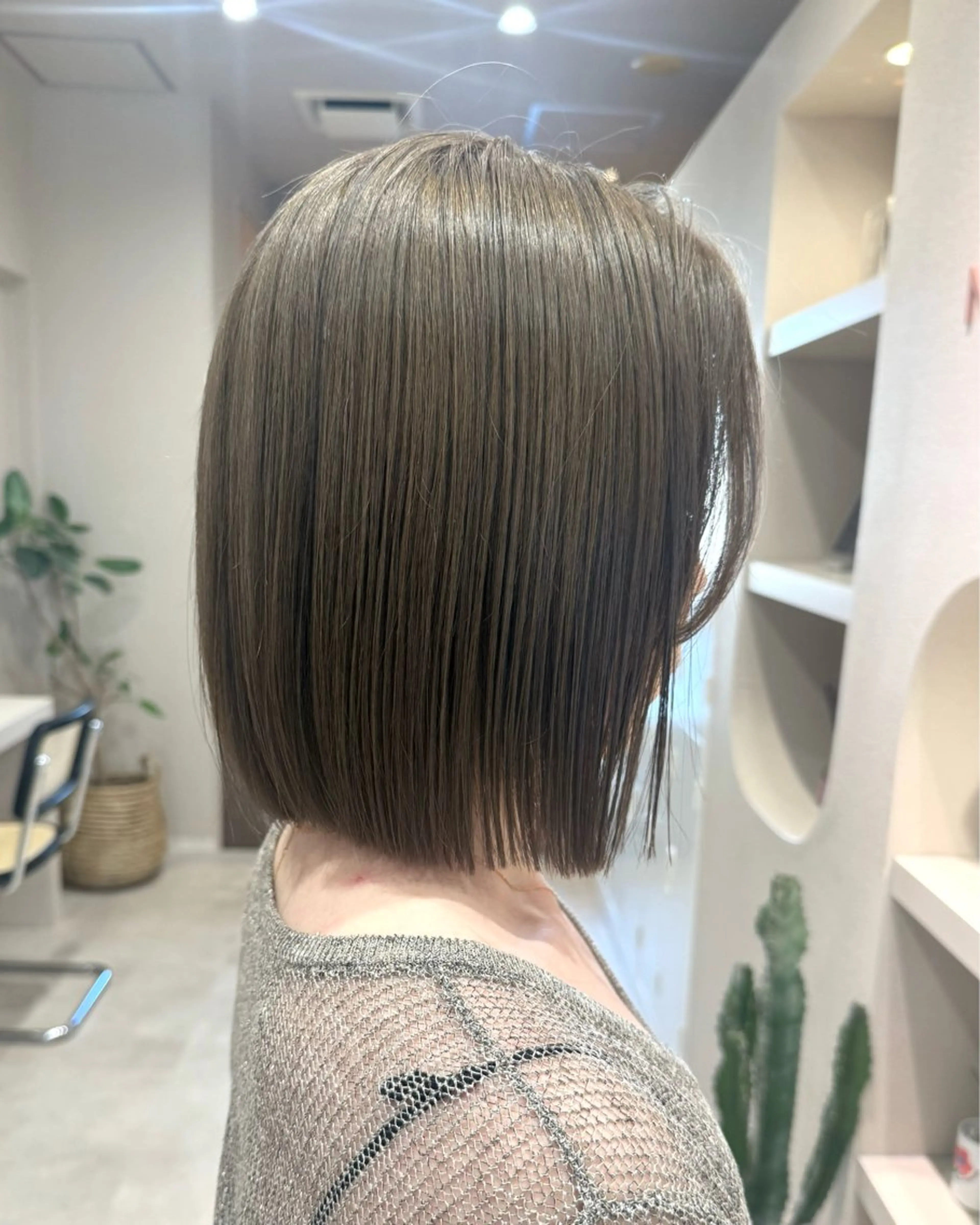 ショート MIYU透明感カラー ブリーチなしWカラーのヘアスタイル