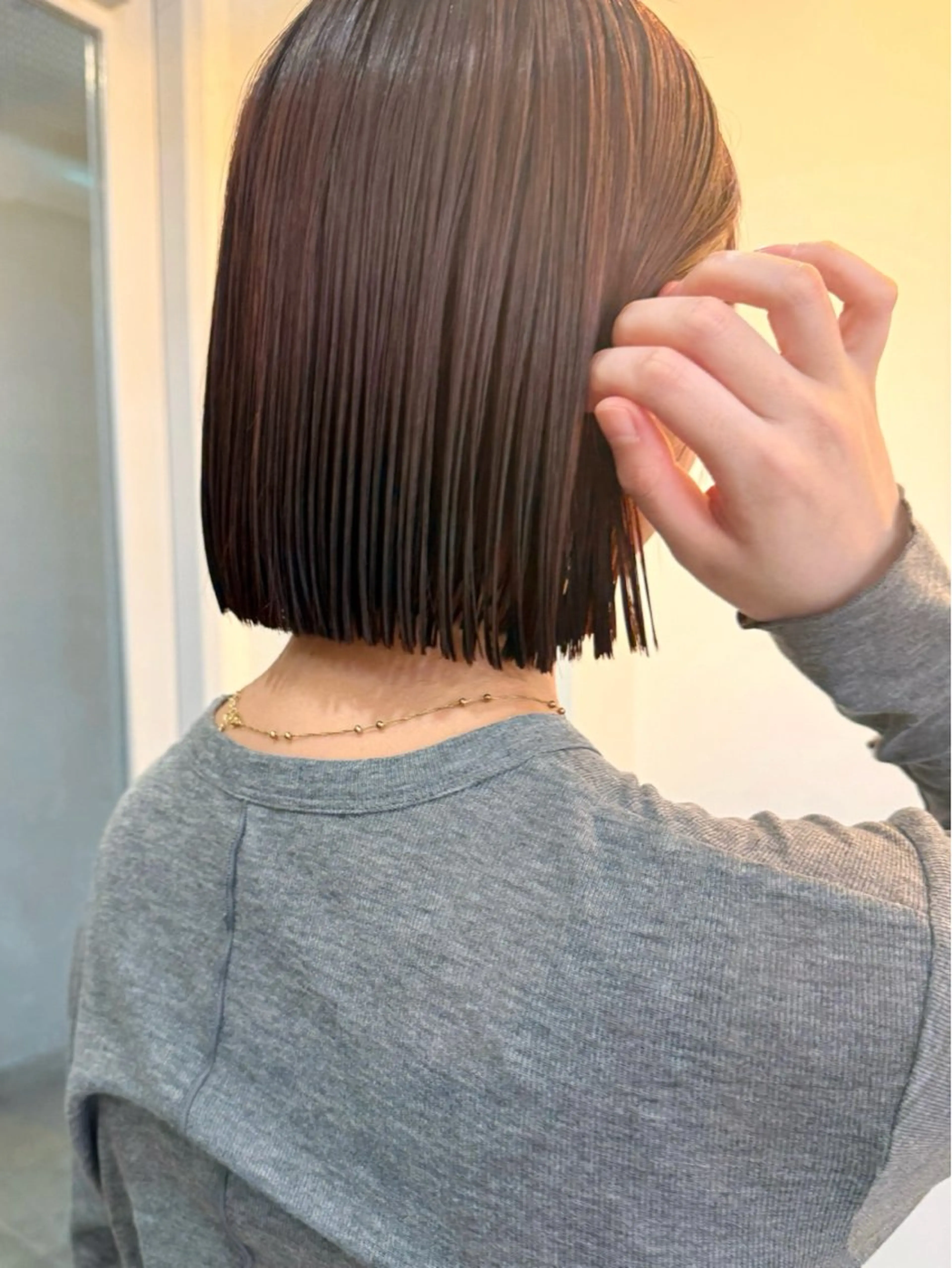 ミディアム カット 縮毛矯正 須藤　優真 切りっぱなしボブのヘアスタイル