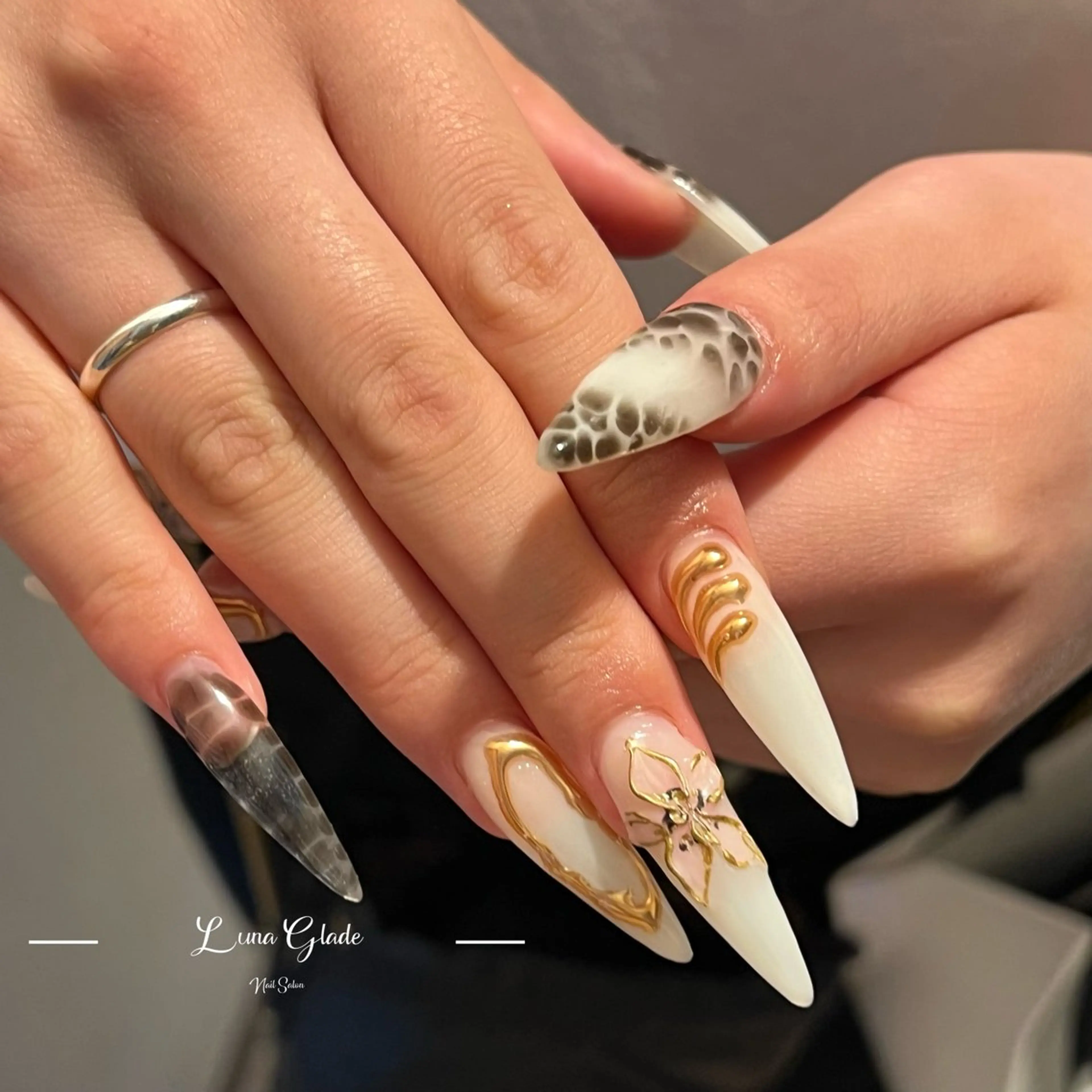 ネイル ハンドネイル Luna Gladeのネイルデザイン