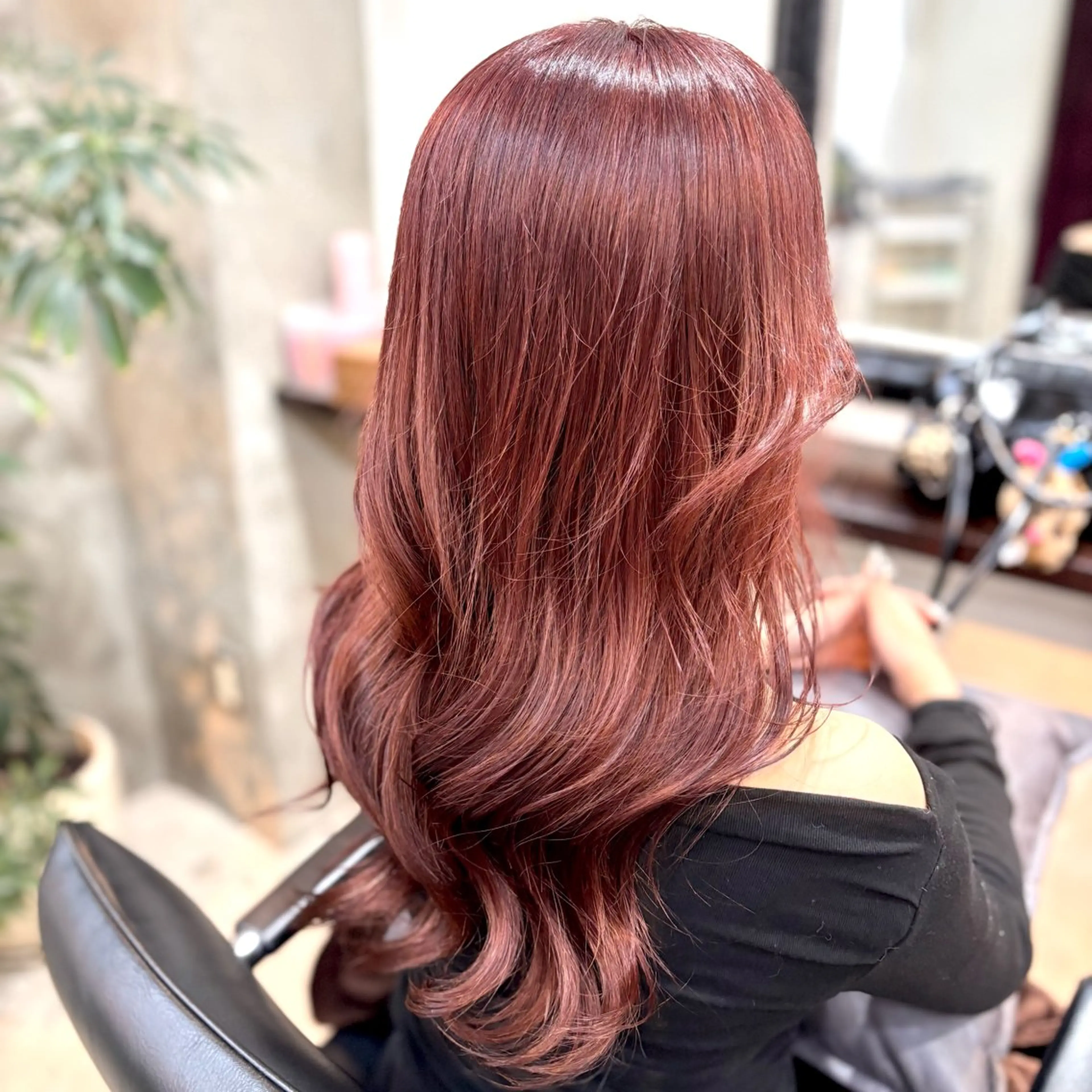 ロング カラー ブリーチ レッドカラー 艶髪‎カラー🤍 RIKAのヘアスタイル