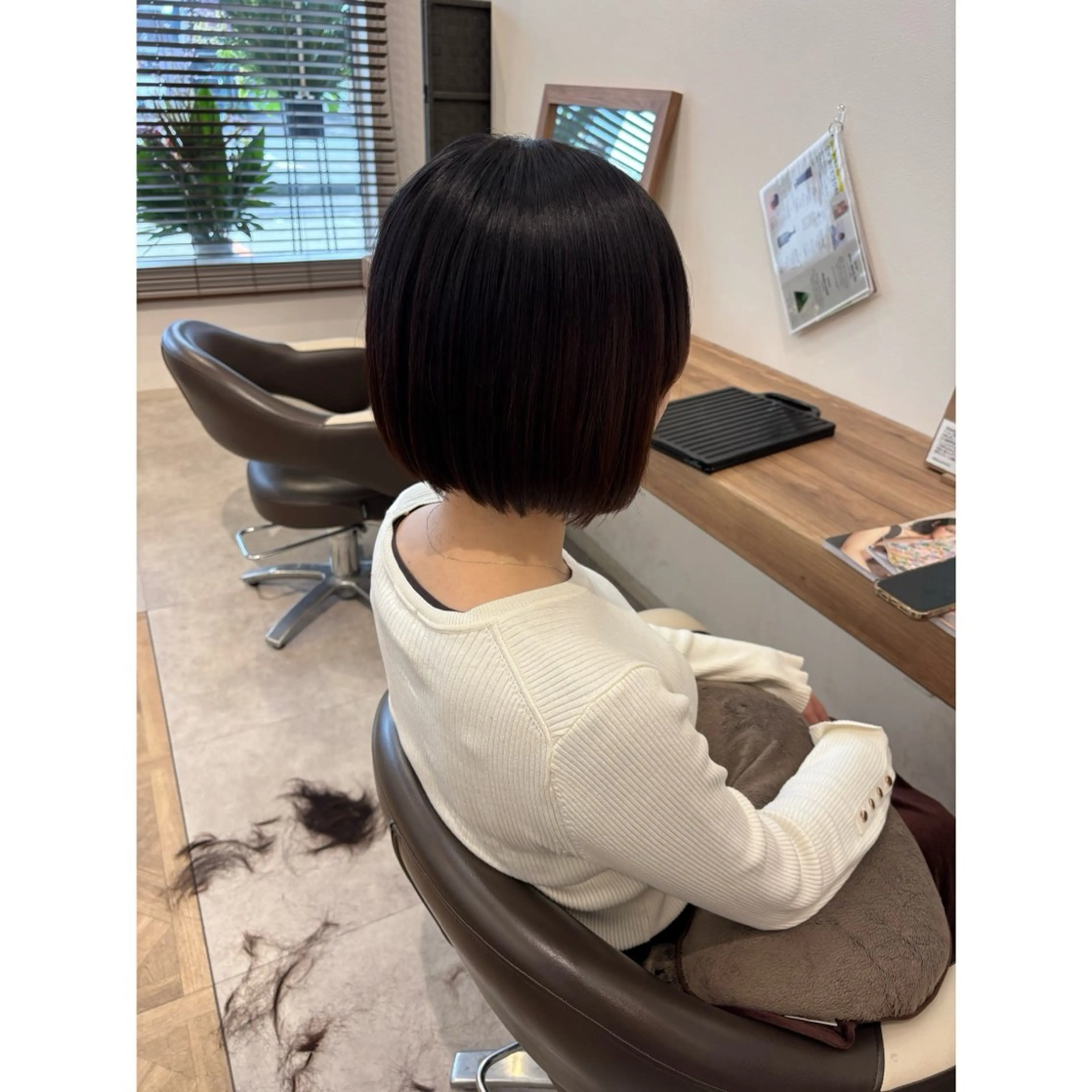 ミディアム ボブ カット 阿部 美咲のヘアスタイル