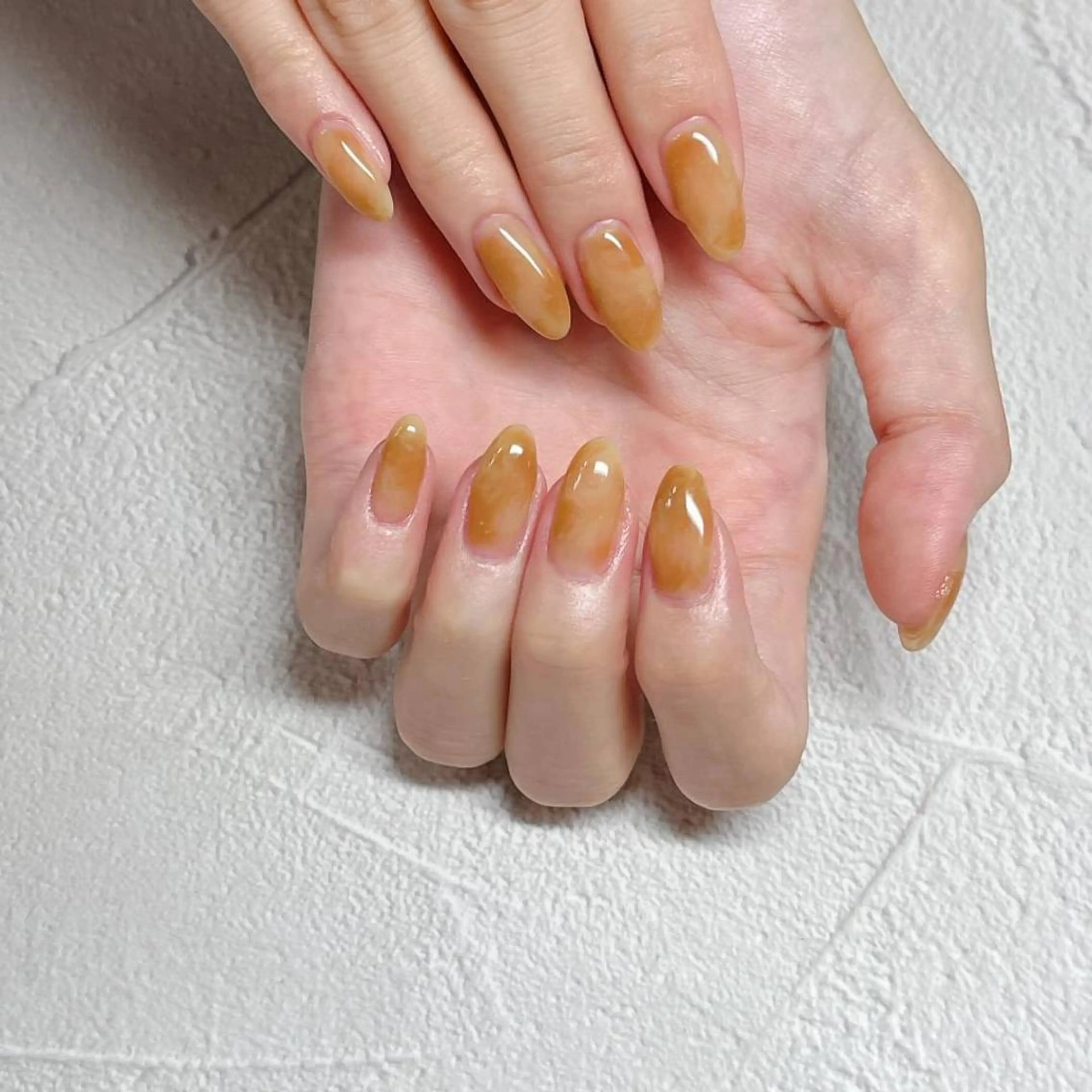 ネイル ワンカラーネイル ＆robe  mii 🌿のネイルデザイン