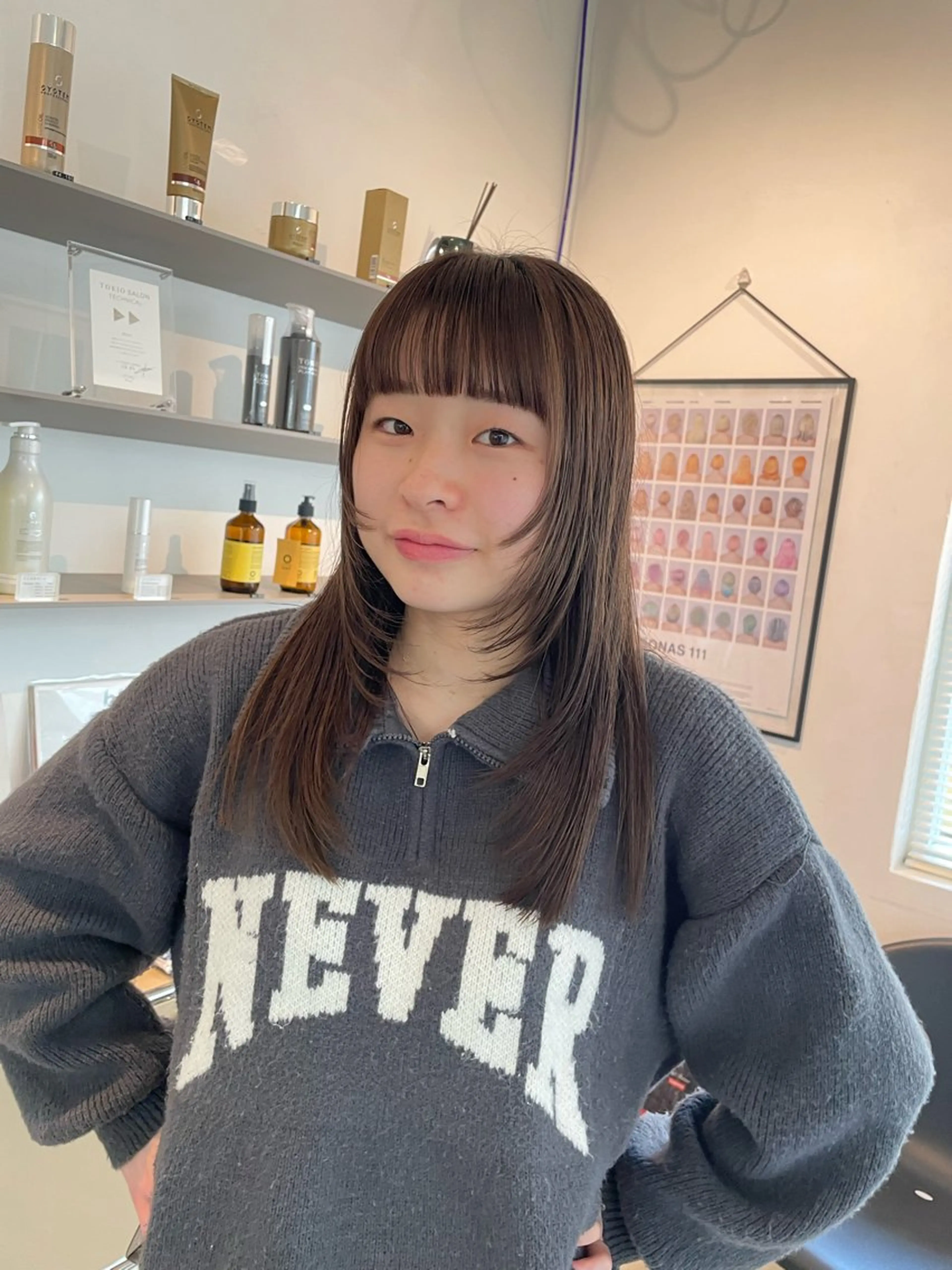 セミロング 顔まわりレイヤー レイヤーカット HITOMI 福岡パーマのヘアスタイル