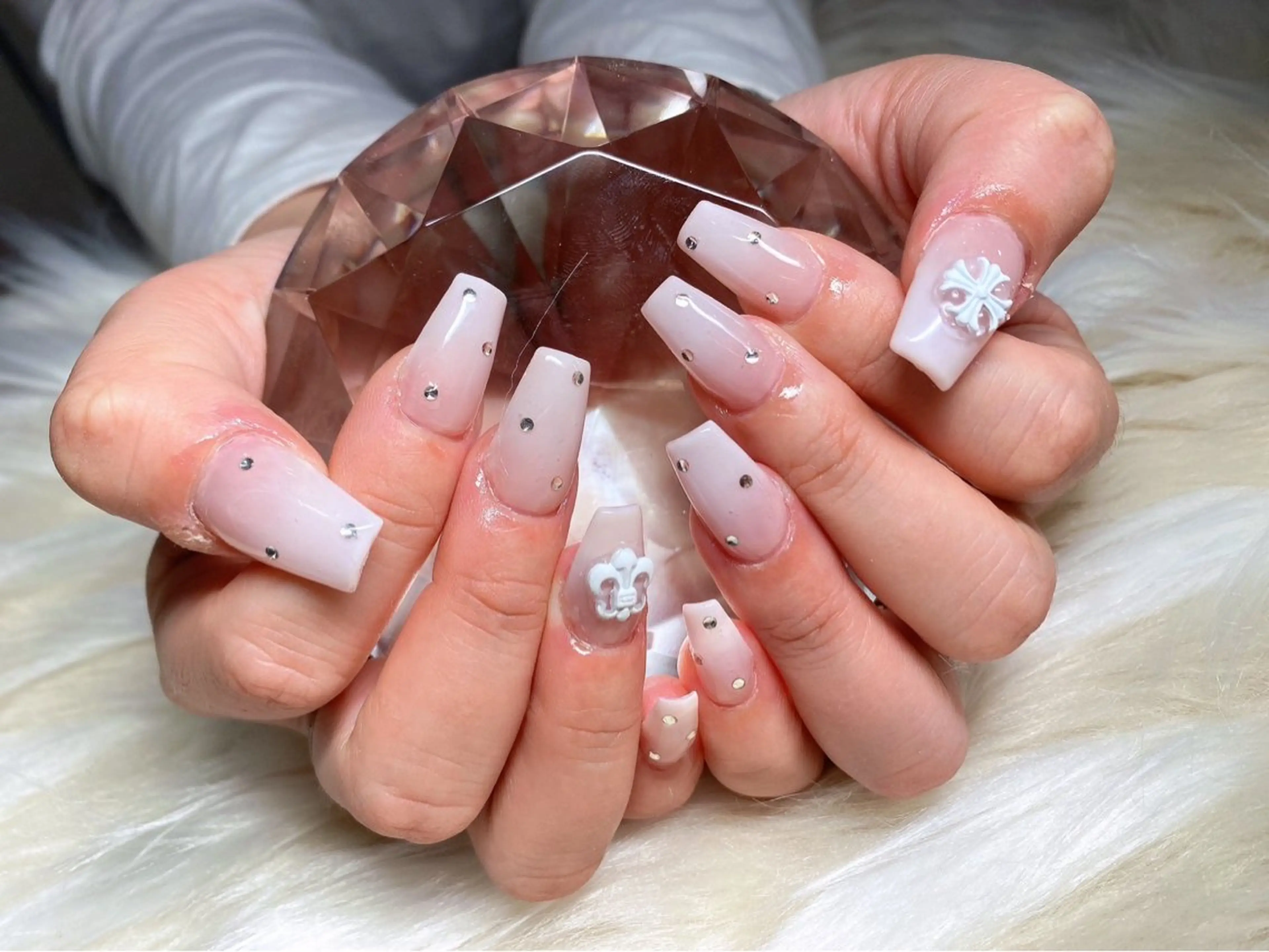 ネイル 長さ出し フレンチネイル ジェルネイル グラデーション 韓国ネイル ハンドネイル Nail&eye Belire 新宿のネイルデザイン