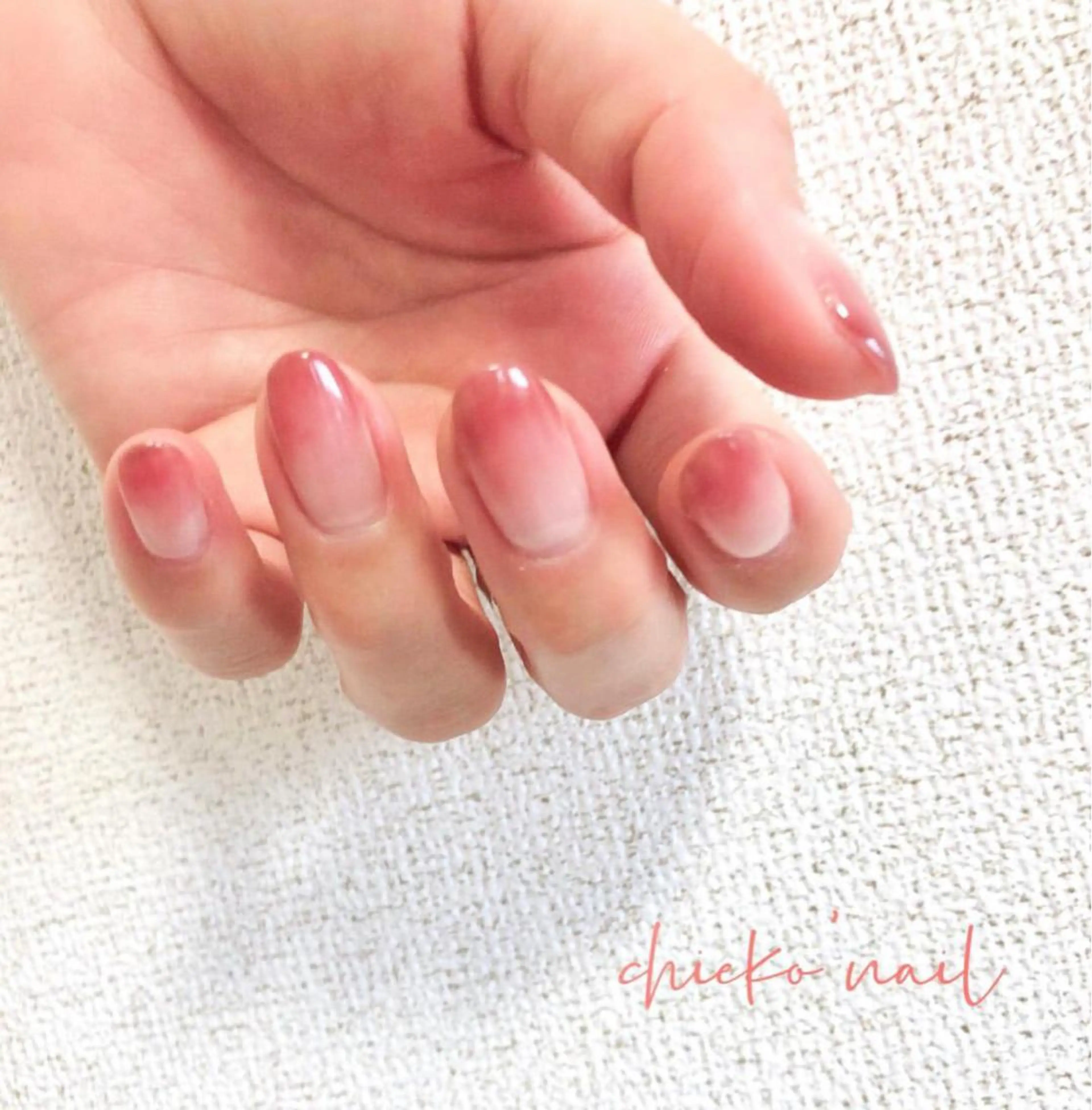 ネイル ブラウン グラデーション オフィスネイル chieko'nail所属・CHILL NAIL 読谷村のネイルデザイン