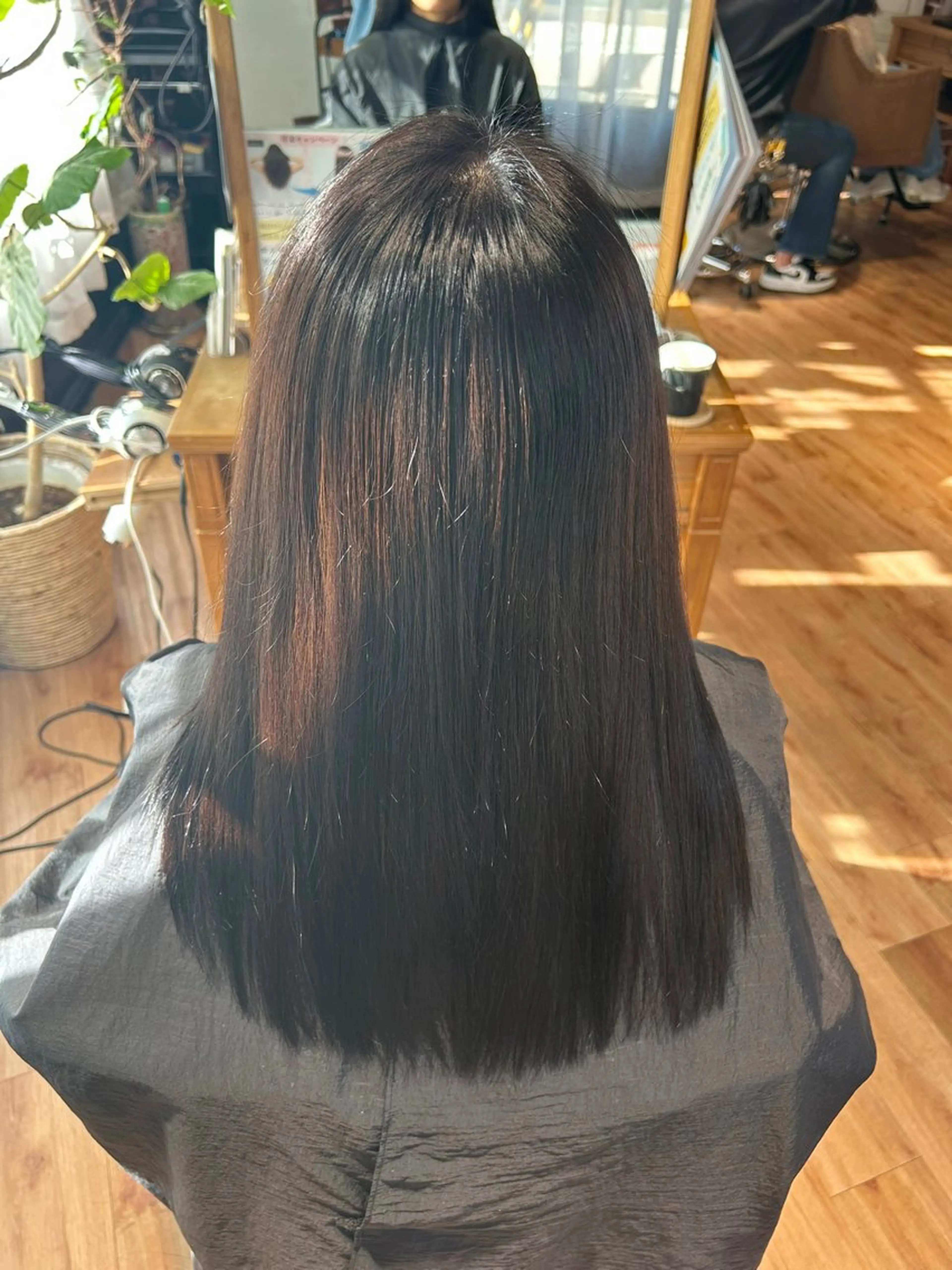 セミロング 巽 愛夏のヘアスタイル