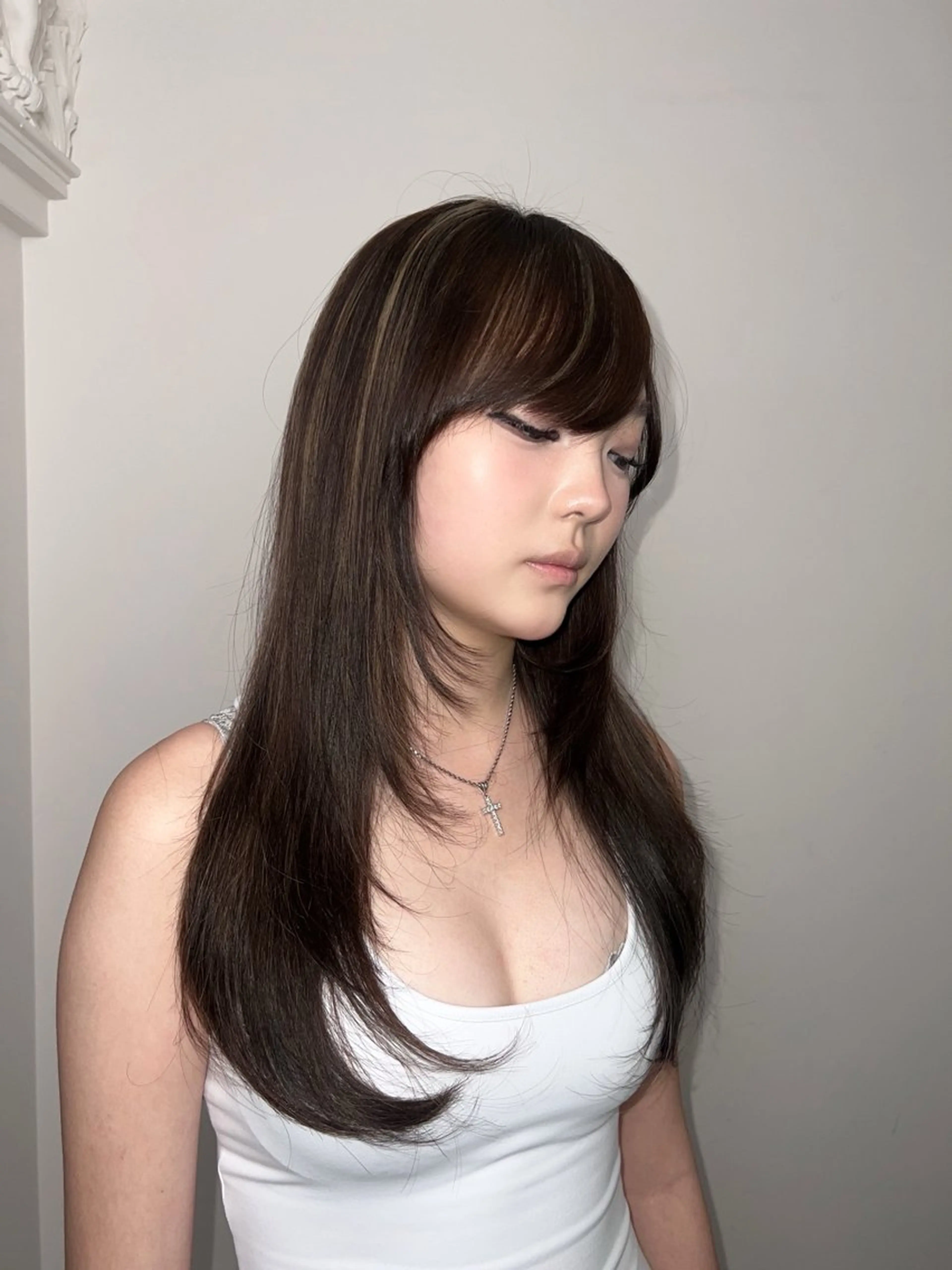 ロング ヘアカラー AIRA/ブリーチ /透明感カラーのヘアスタイル