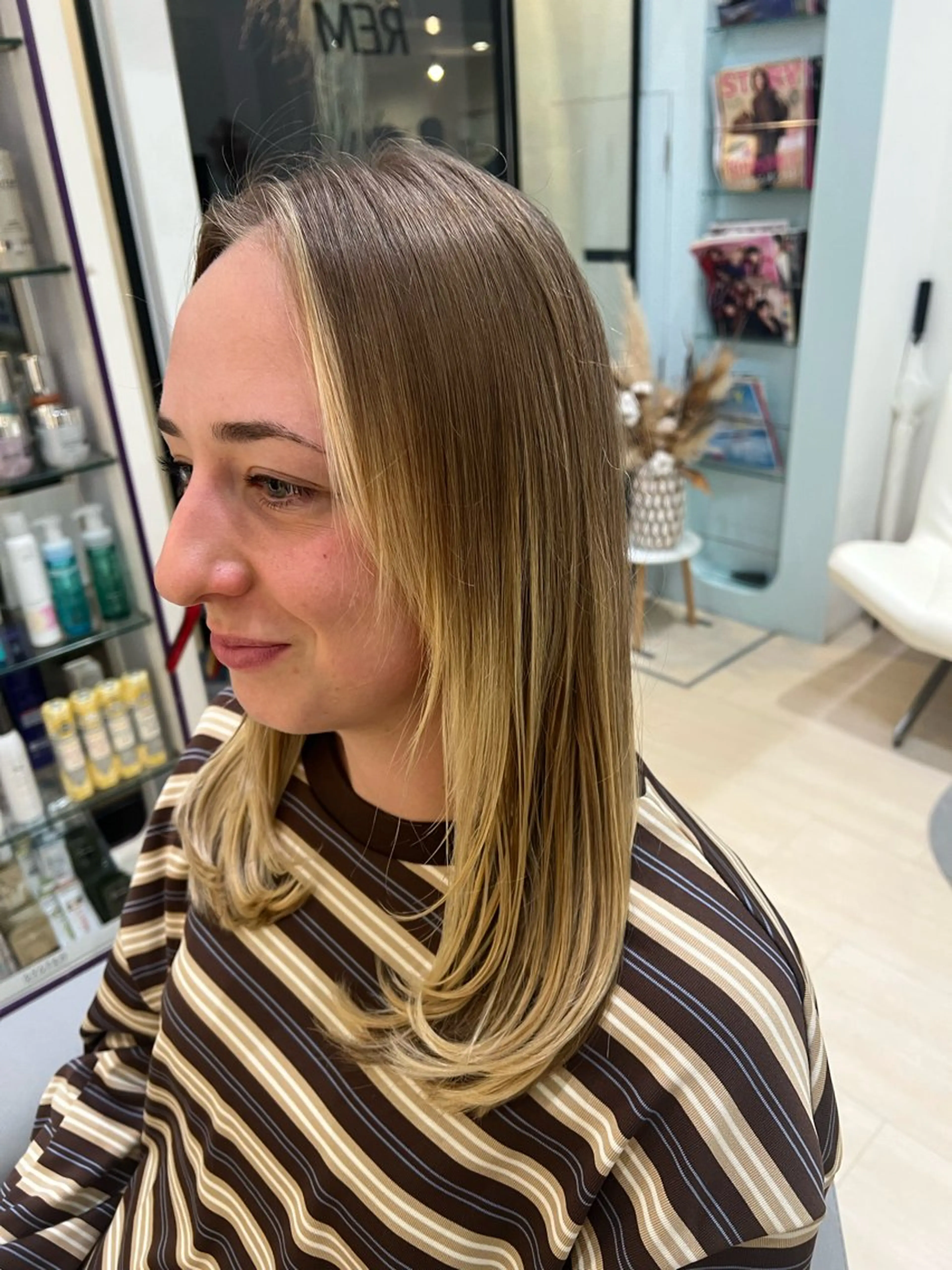ミディアム カット 堀井 凌平のヘアスタイル