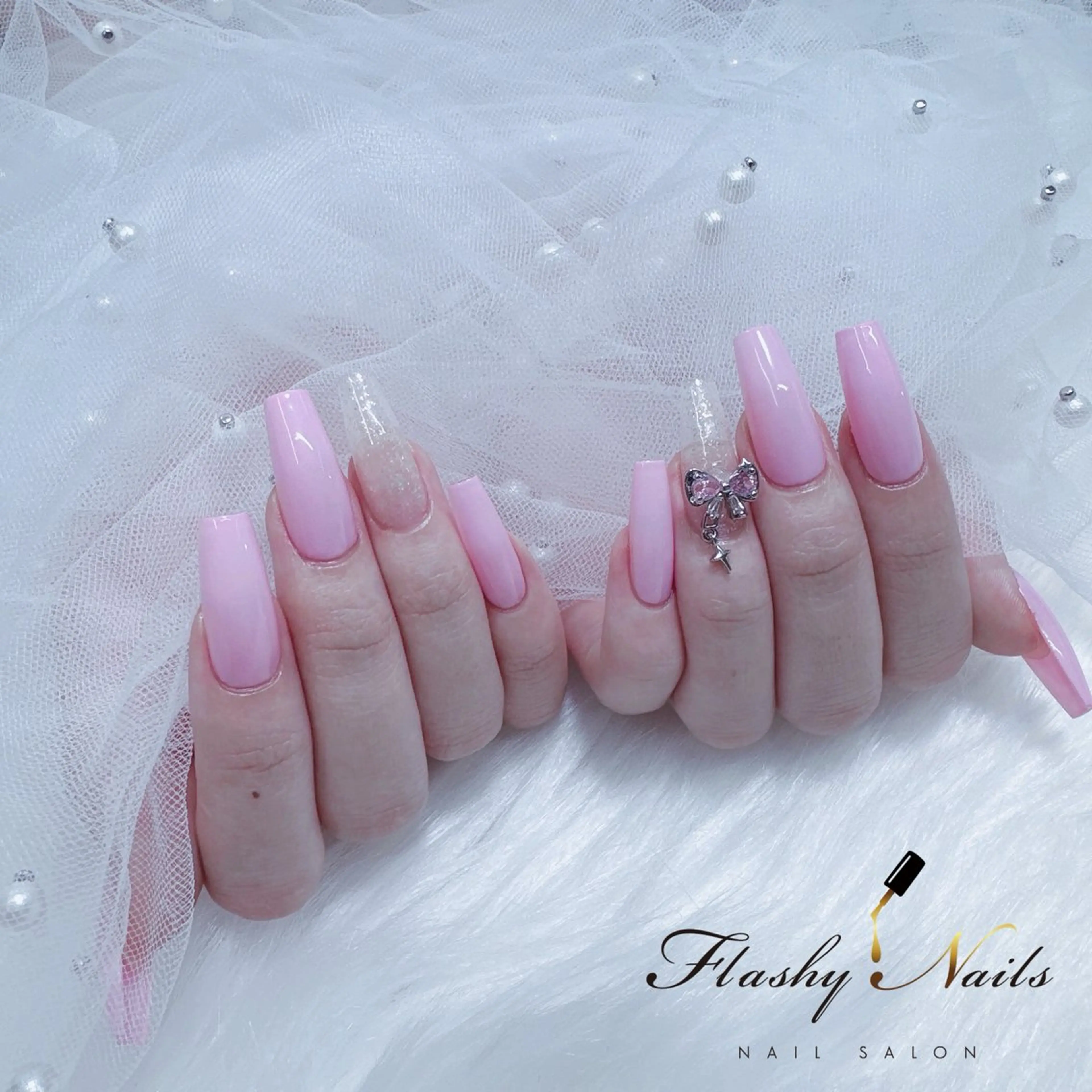 ネイル ハンドネイル Flashy Nailsのネイルデザイン