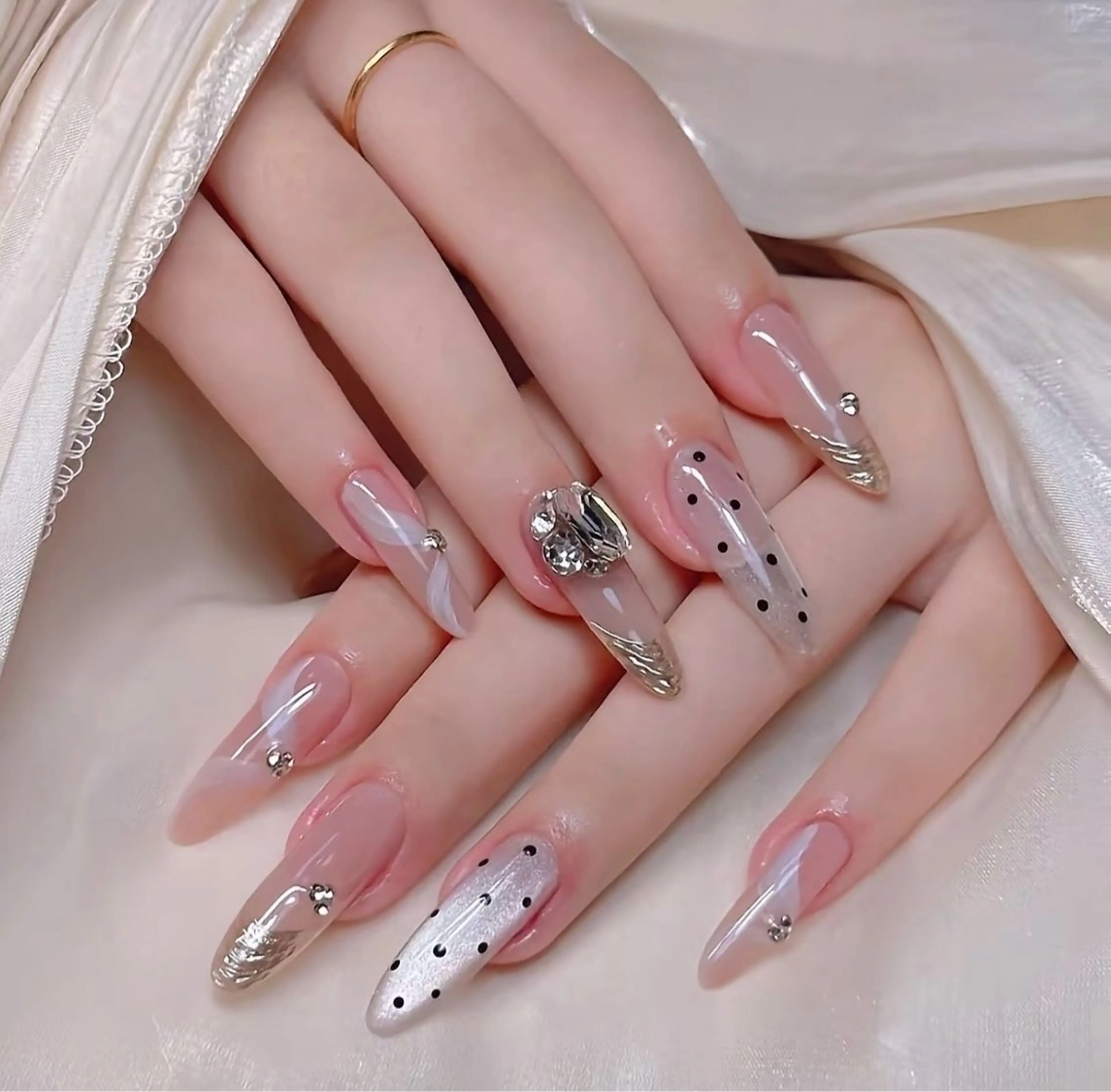 ネイル ハンドネイル Luvia Ginzaのネイルデザイン