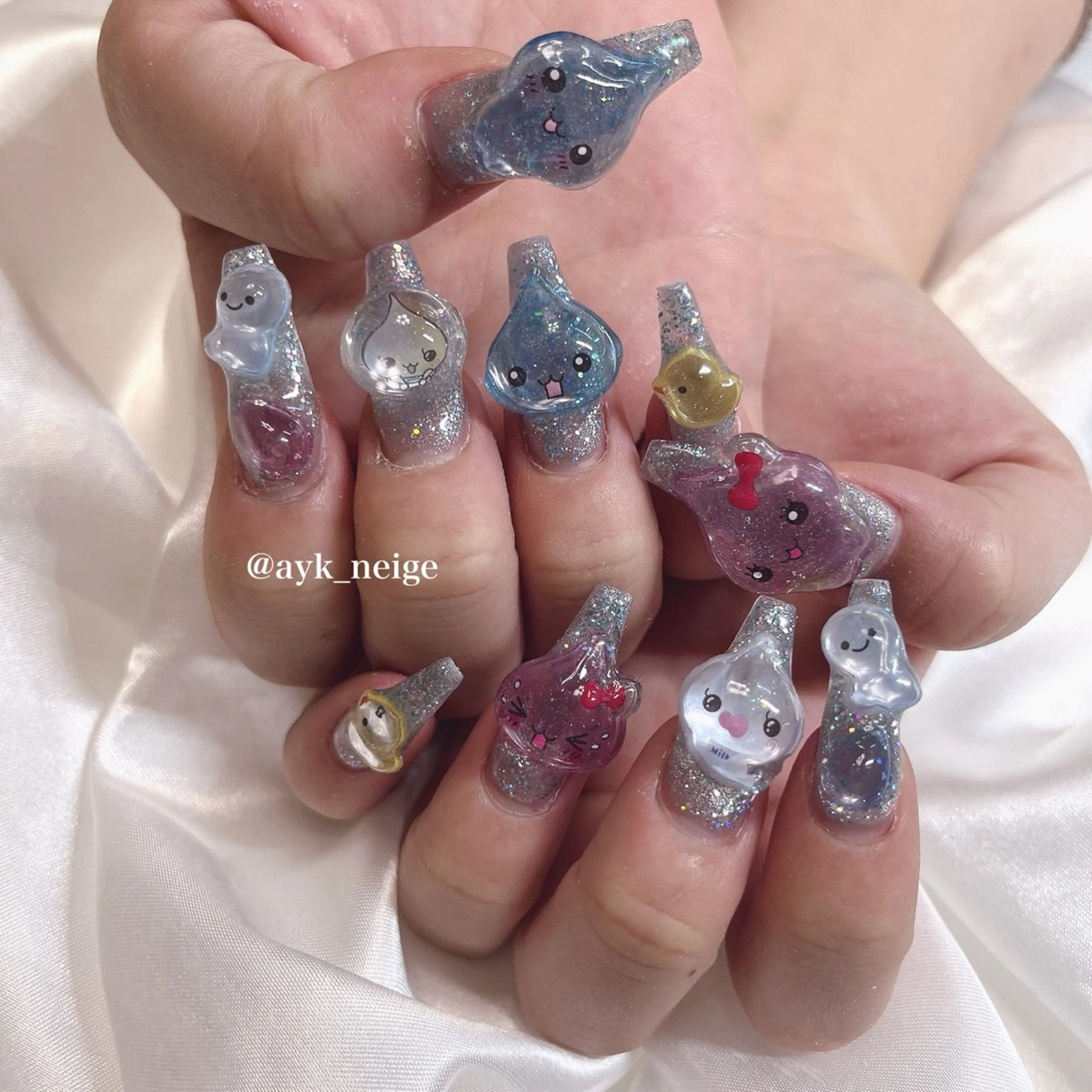 ネイル フットネイル キラキラネイル 韓国ネイル リボン シンプルネイル n'eige nail所属・大谷 綾香のネイルデザイン