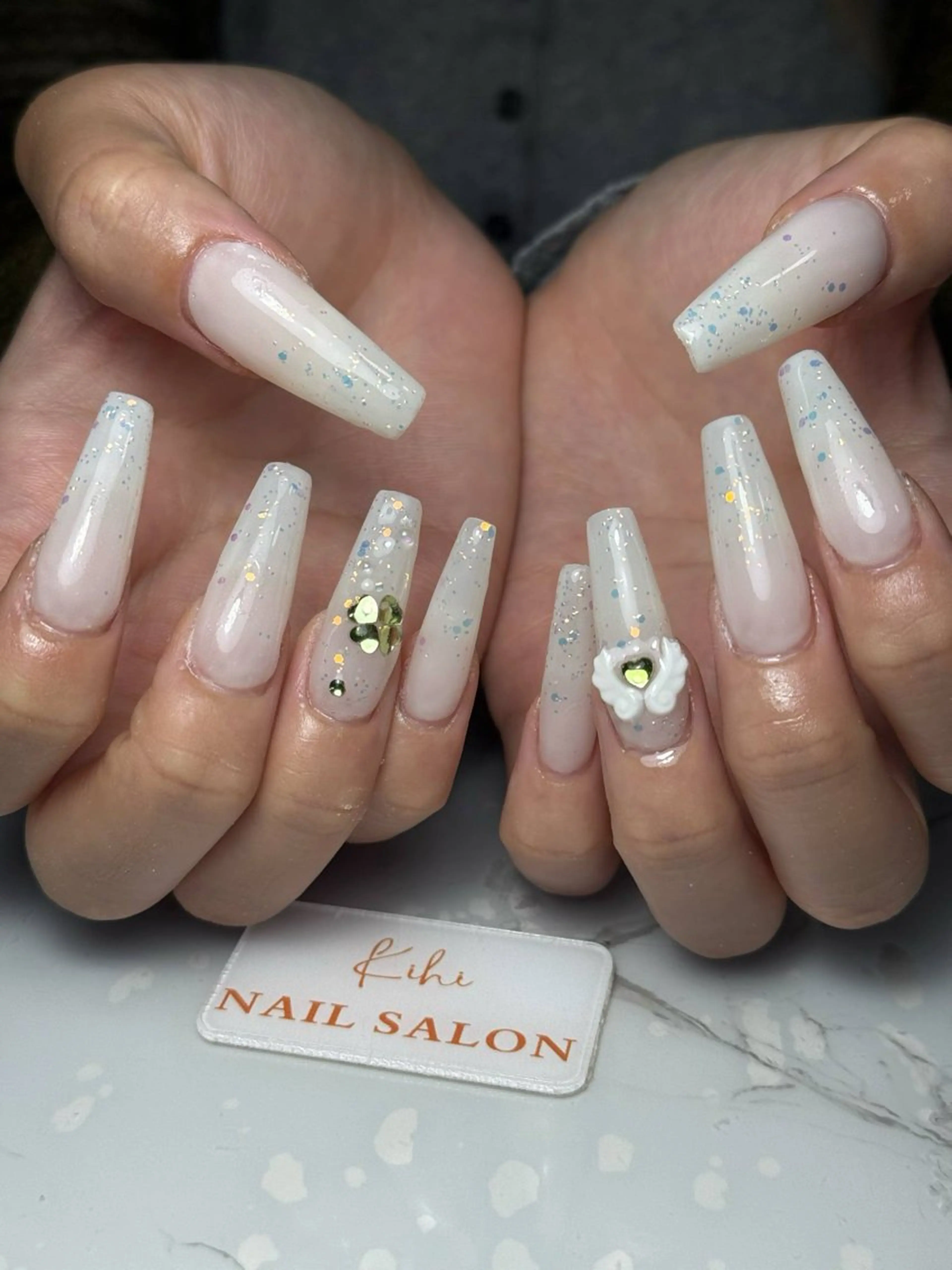 ネイル アートネイル フレンチネイル ジェルネイル グラデーション 韓国ネイル ハンドネイル 💕鈴木ユリ パラジェル/オフ無料のネイルデザイン