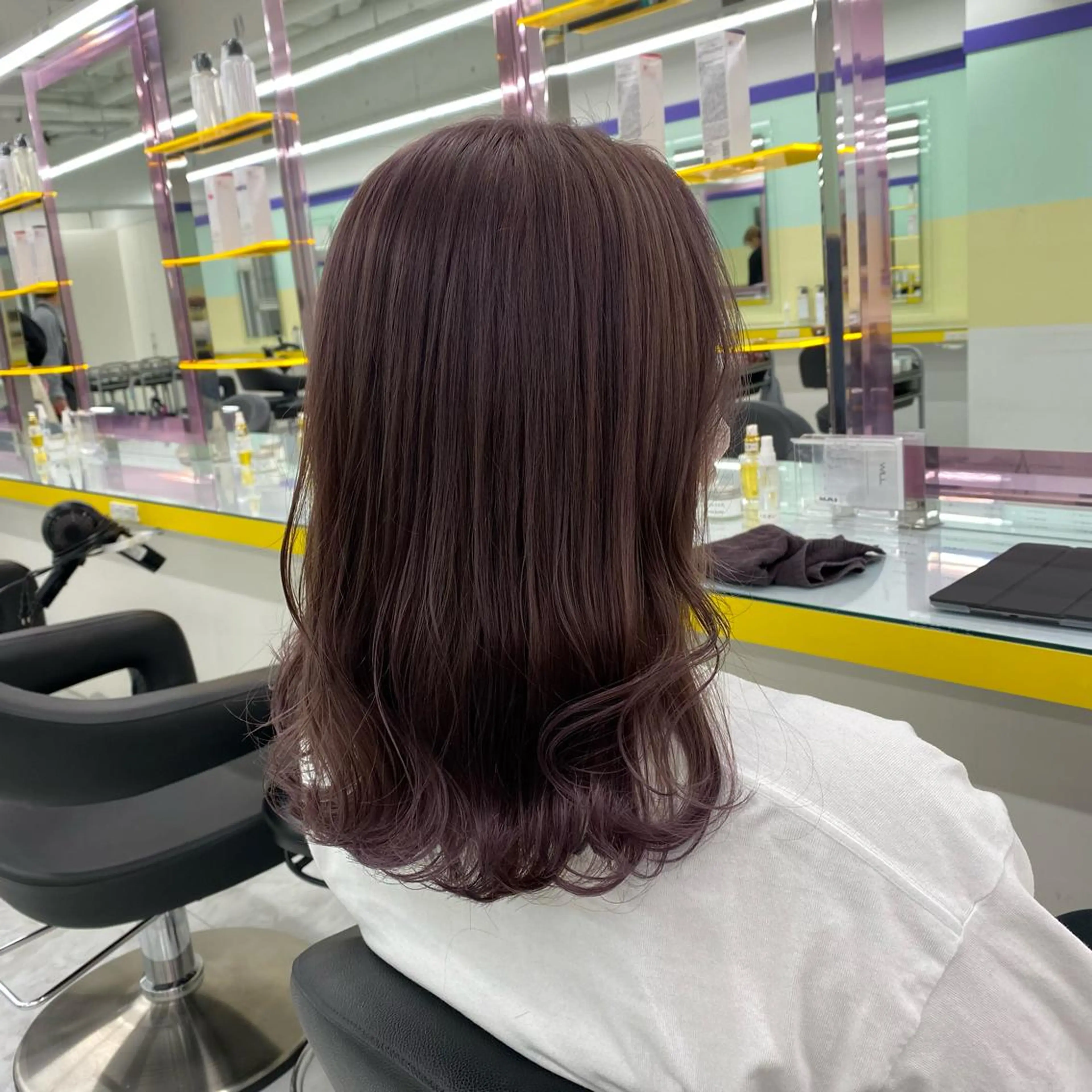 セミロング カラー ヘアアレンジ ヘアカラー トリートメント mai🍑暖色カラー /レイヤー💖のヘアスタイル