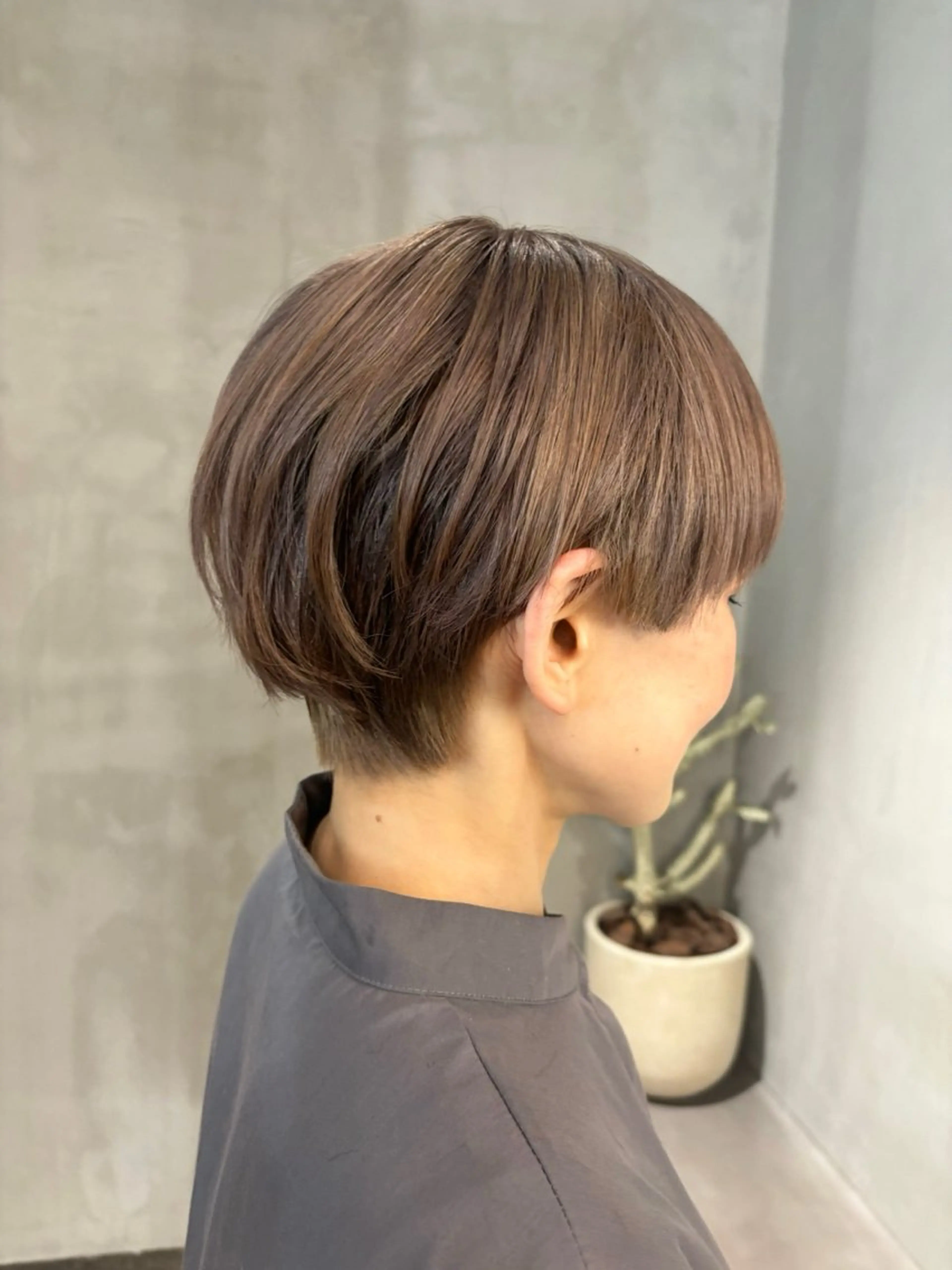 ショート カラー ベージュカラー ショートヘア 植田 能生のヘアスタイル