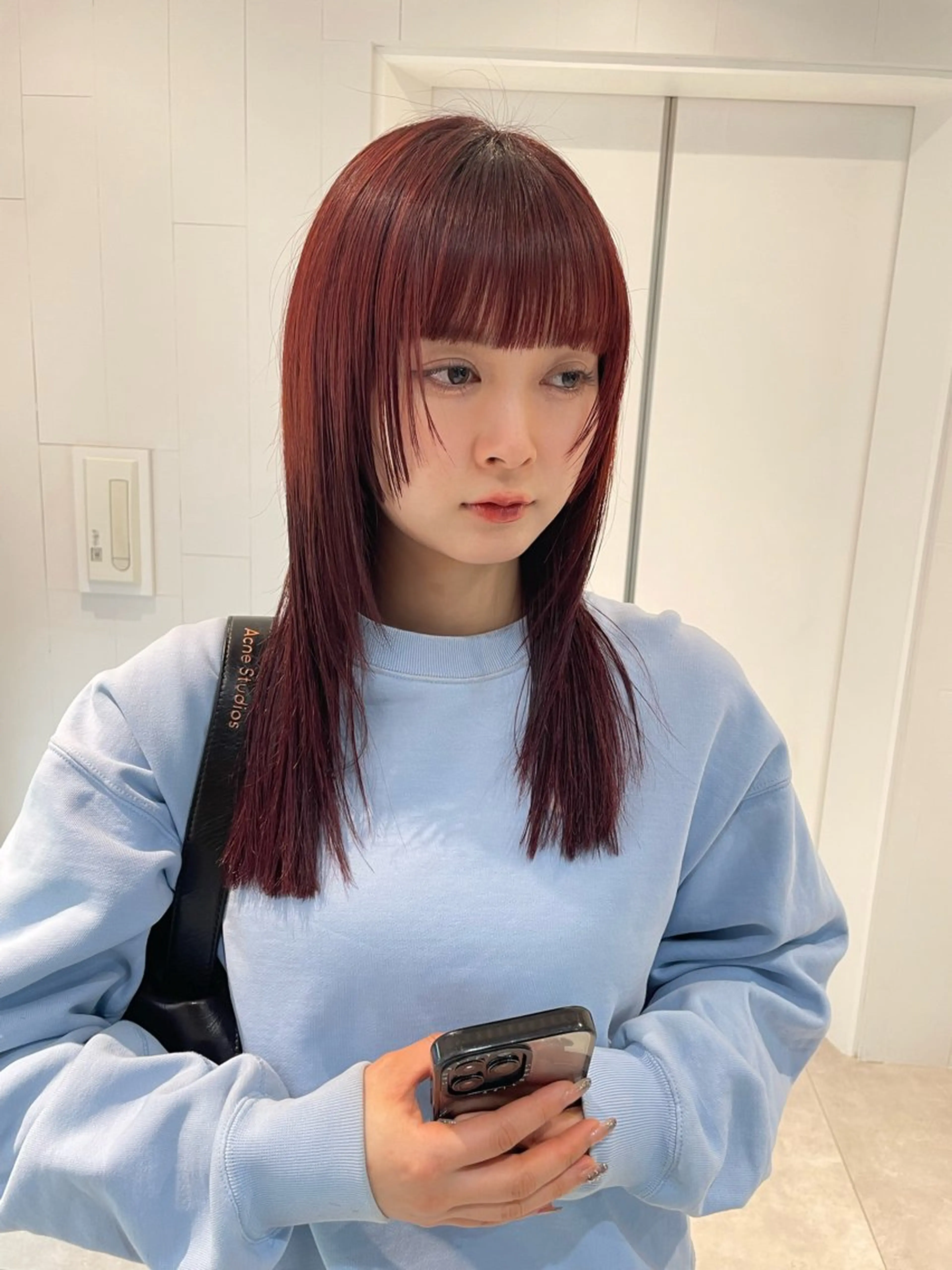 ミディアム カラー ブラウンカラー カシス レイヤーカット カット ヘアカラー トリートメント パーマ/パーマ落とし 【Kouta】のヘアスタイル