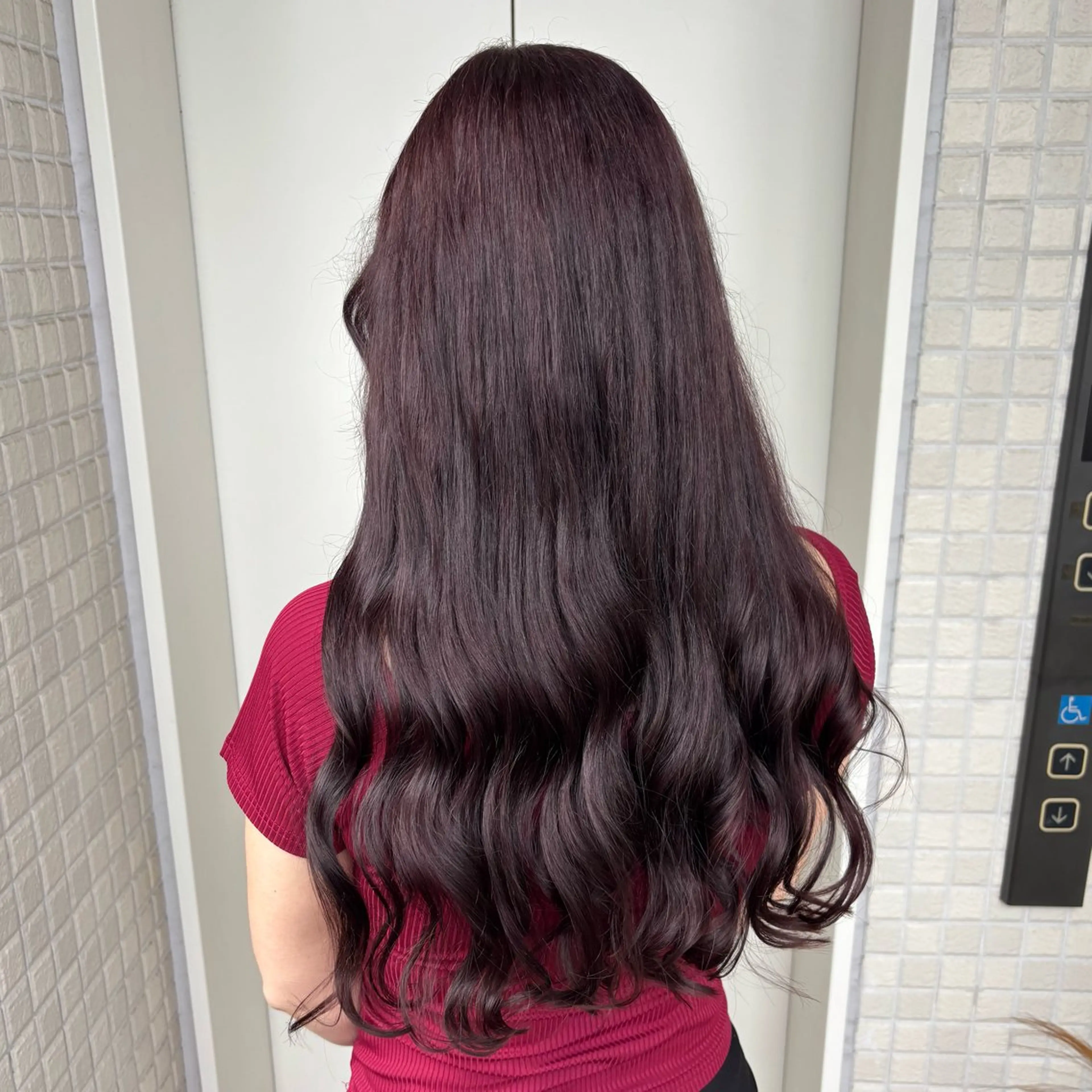 カラー ブラウンカラー ピンクカラー 艶カラー🪡髪質改善 アレンジ🎀airiのヘアスタイル