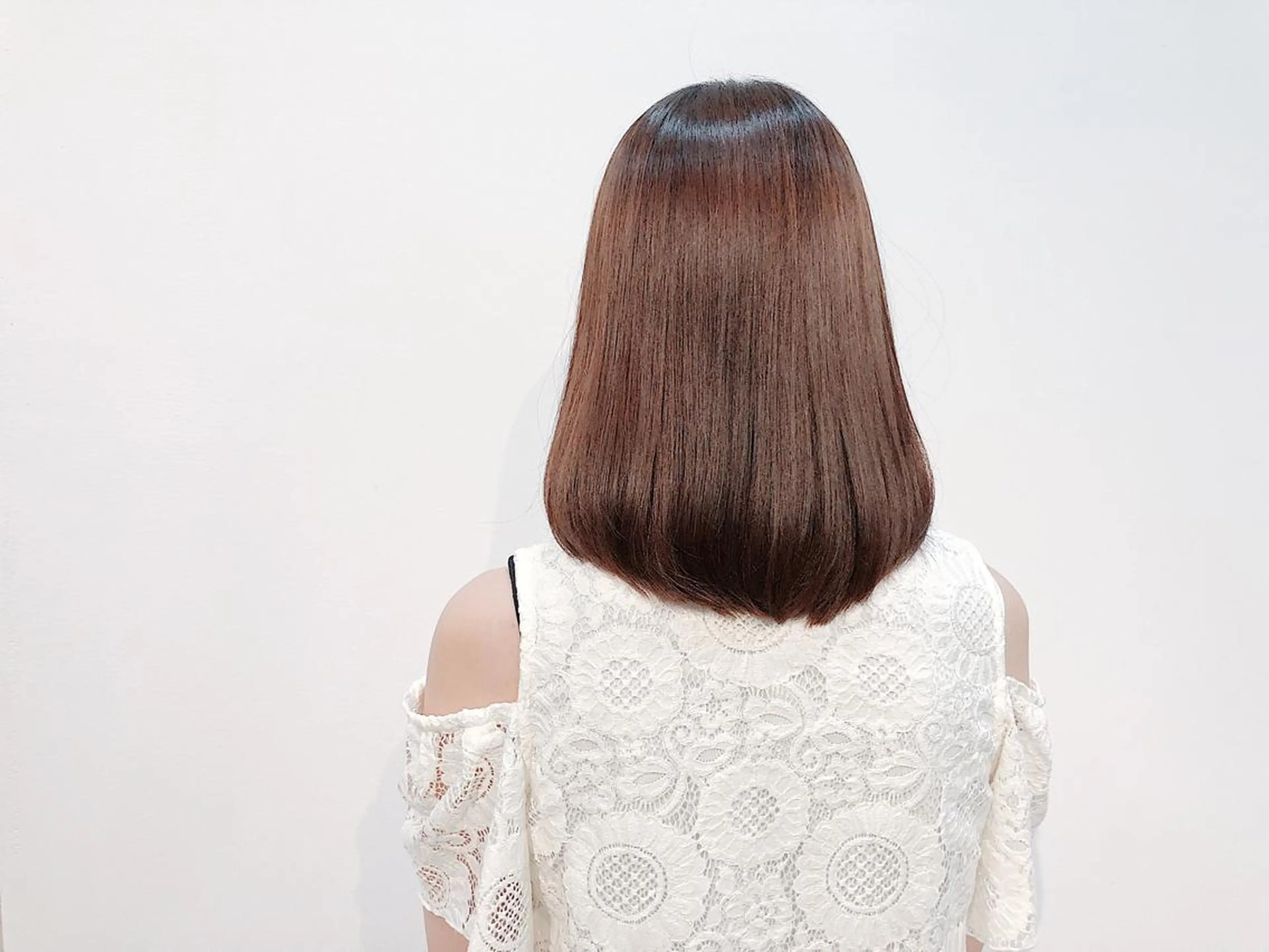 《さらつや髪🔥》しっかりボリュームダウン🚫湿度に負けない髪質にしてくれるトリートメント薬剤でダメージレスに💫の写真