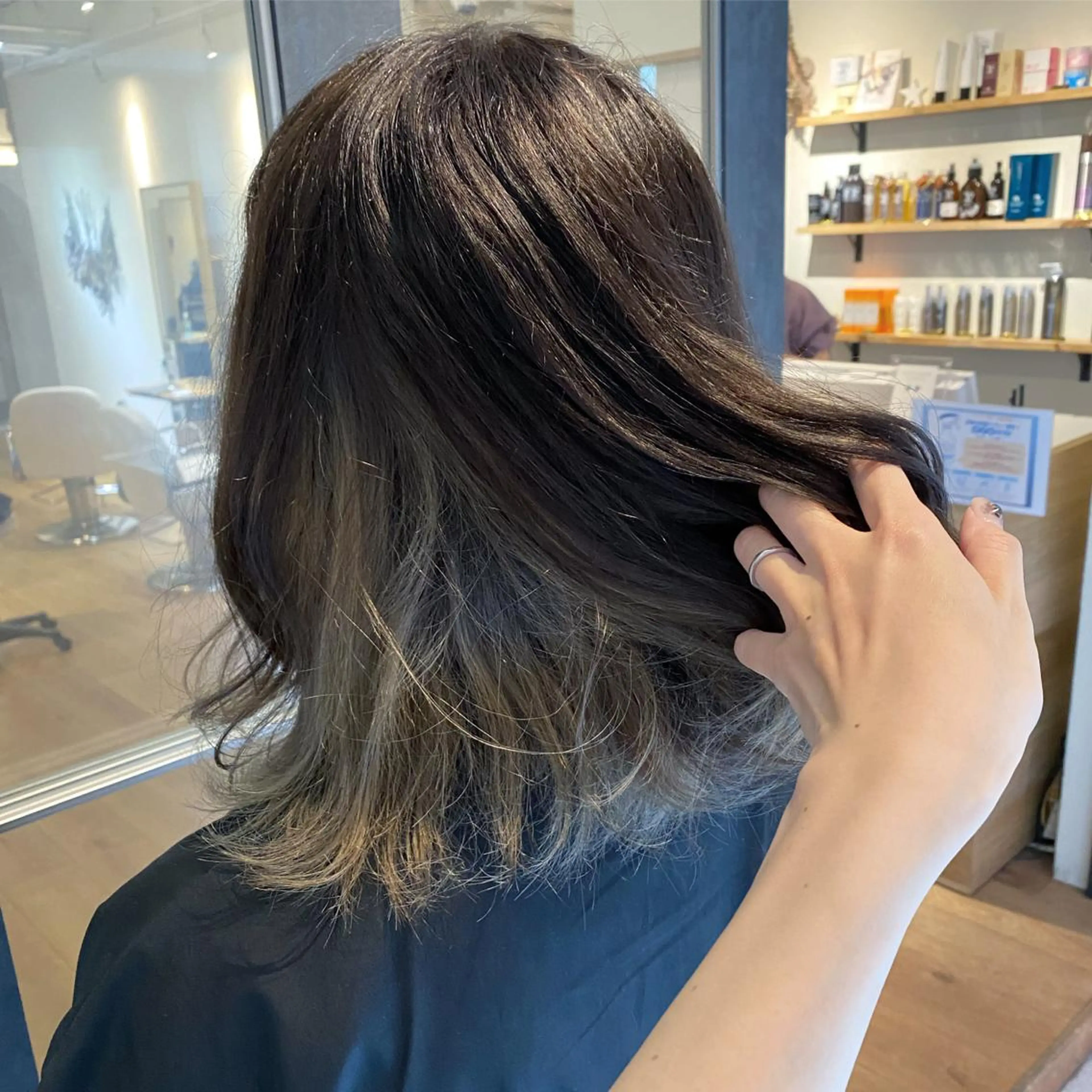 ミディアム カラー ベージュカラー インナーカラー ヘアカラー トリートメント newi 京橋 【yuuki】のヘアスタイル