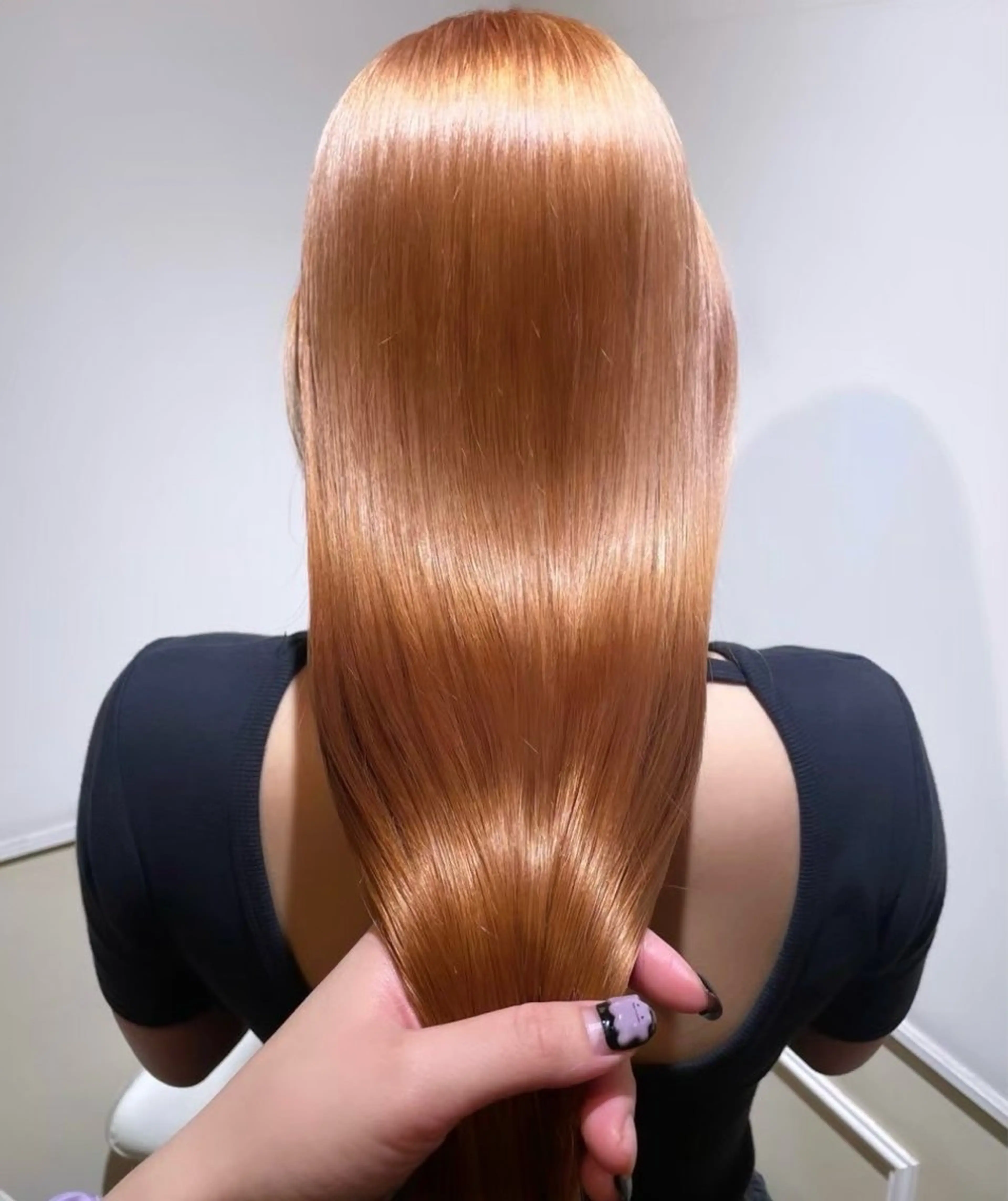 ロング カラー ヘアカラー トリートメント 🦋REISA🦋 エクステ×ハイトーンのヘアスタイル