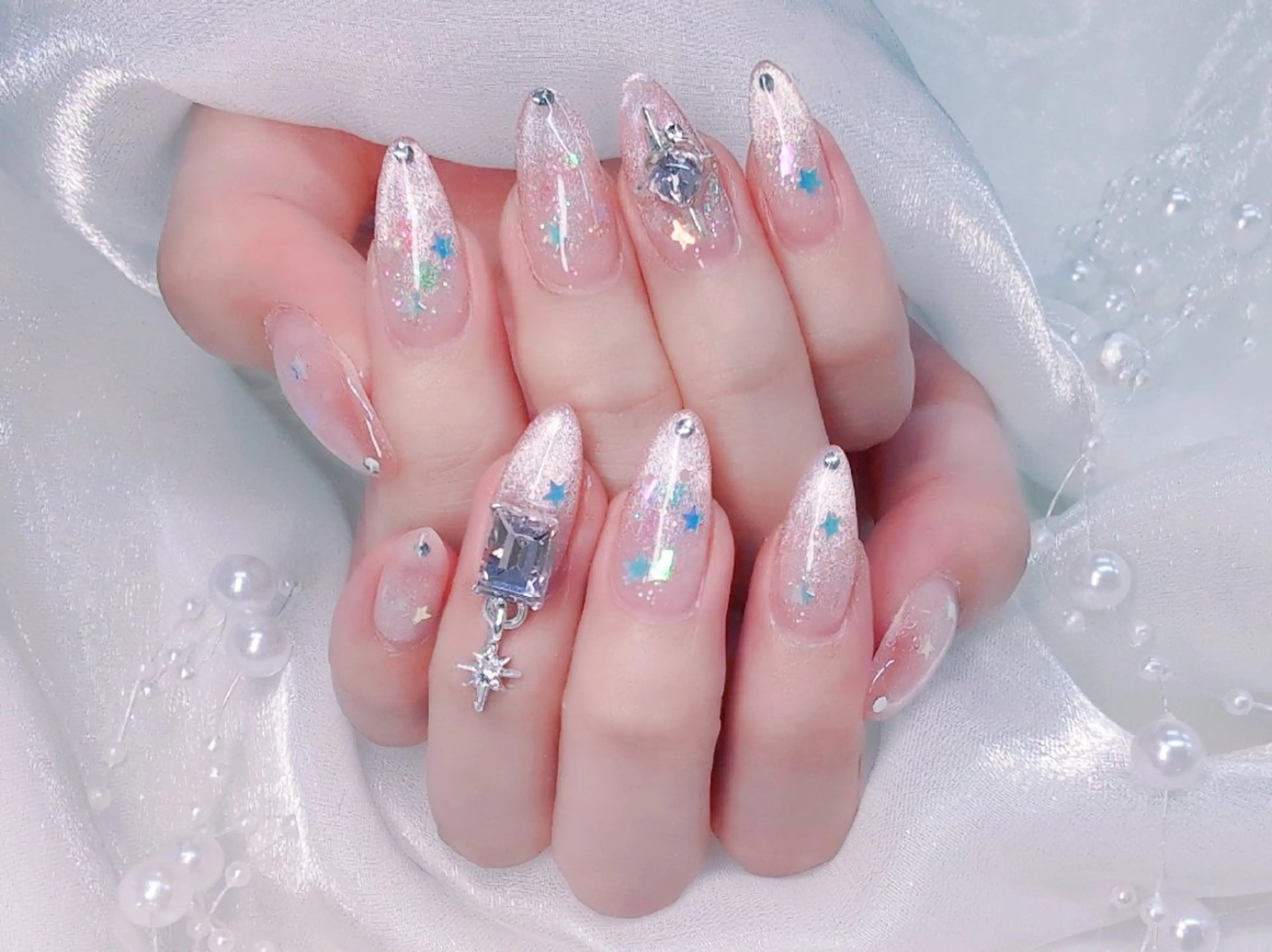 ネイル フラッシュネイル フレンチネイル キラキラネイル ラメ(グリッター) マグネットネイル Chouette Nailのネイルデザイン