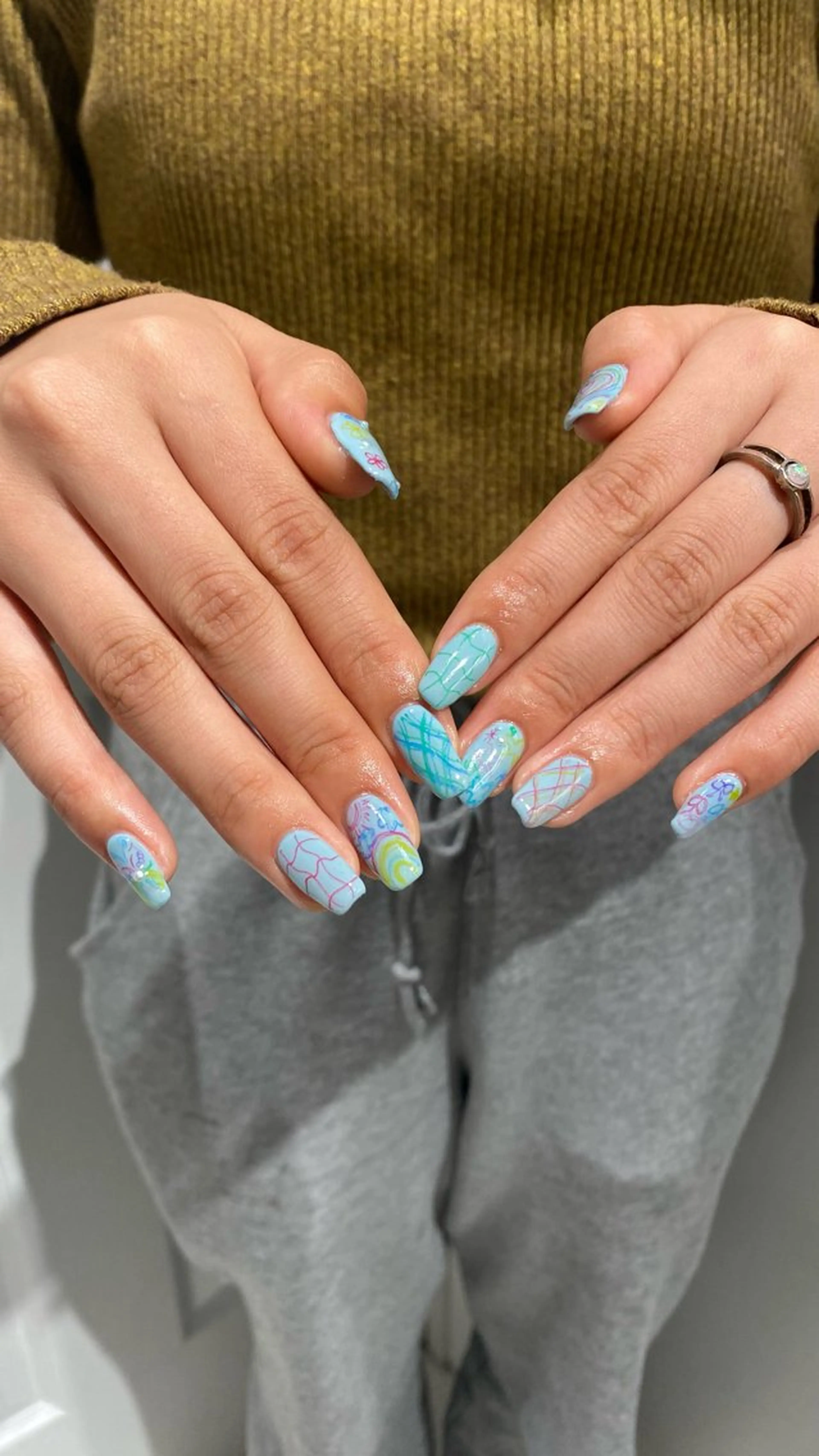 ネイル ハンドネイル ハンドケア カンナ【Y2Kネイル /コーンロウ】のネイルデザイン