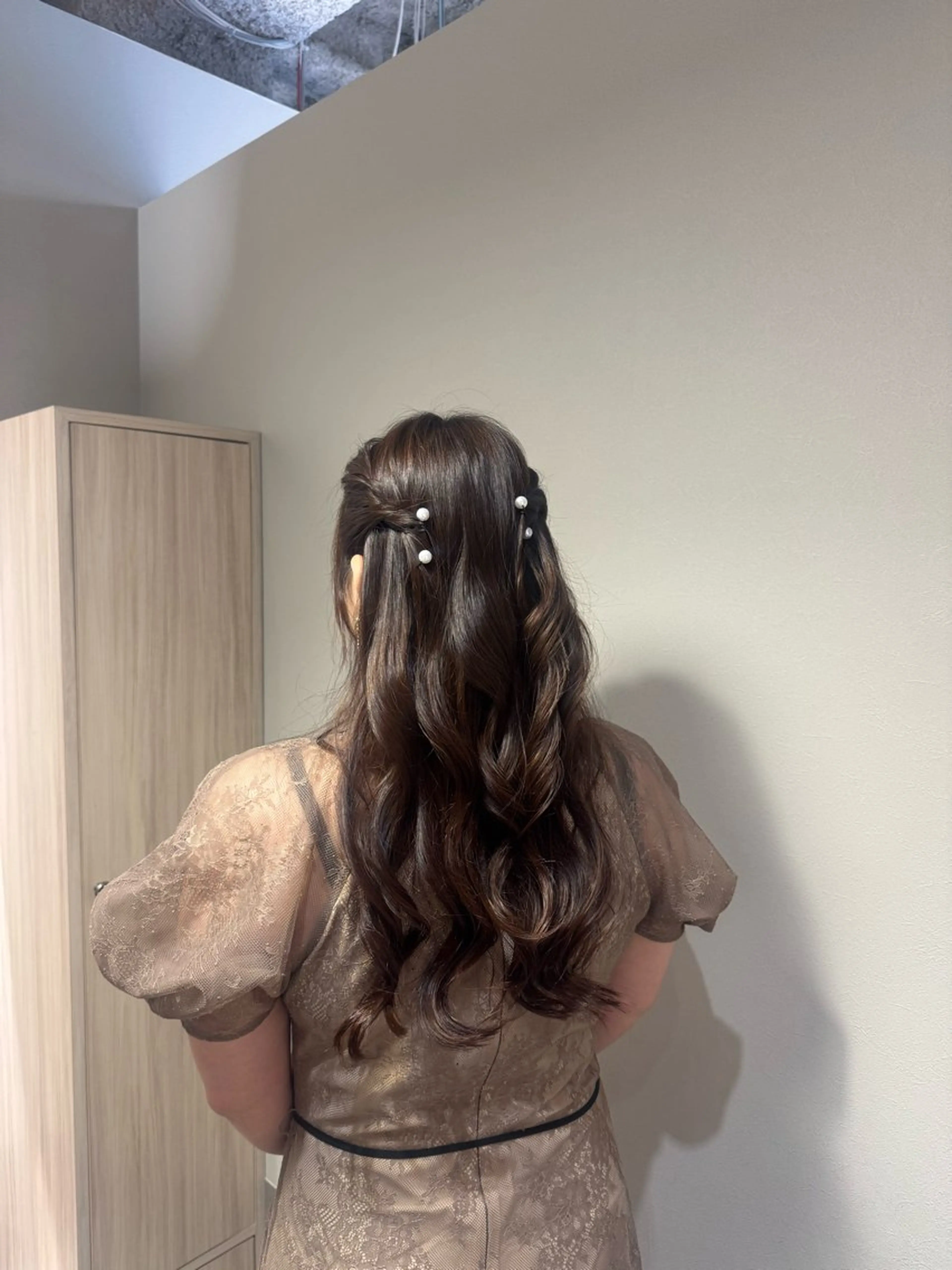ロング ヘアセット NAVY 橋本心 縮毛矯正のヘアスタイル