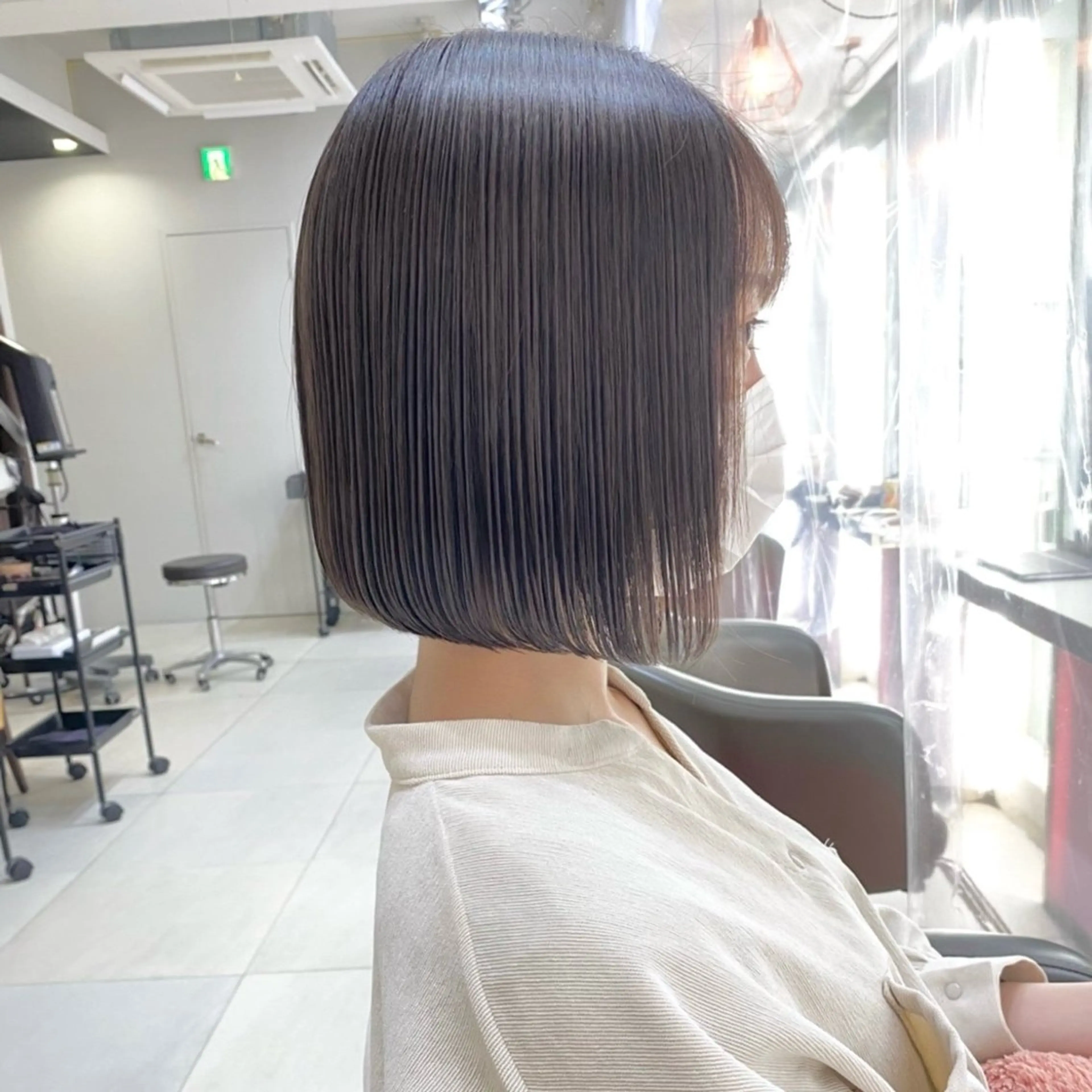 ショート カラー 前下がりボブ ショートボブ ボブ 似合わせカット ショートヘア ボブ×艶髪｜ 艶カラー🩶石橋怜大のヘアスタイル