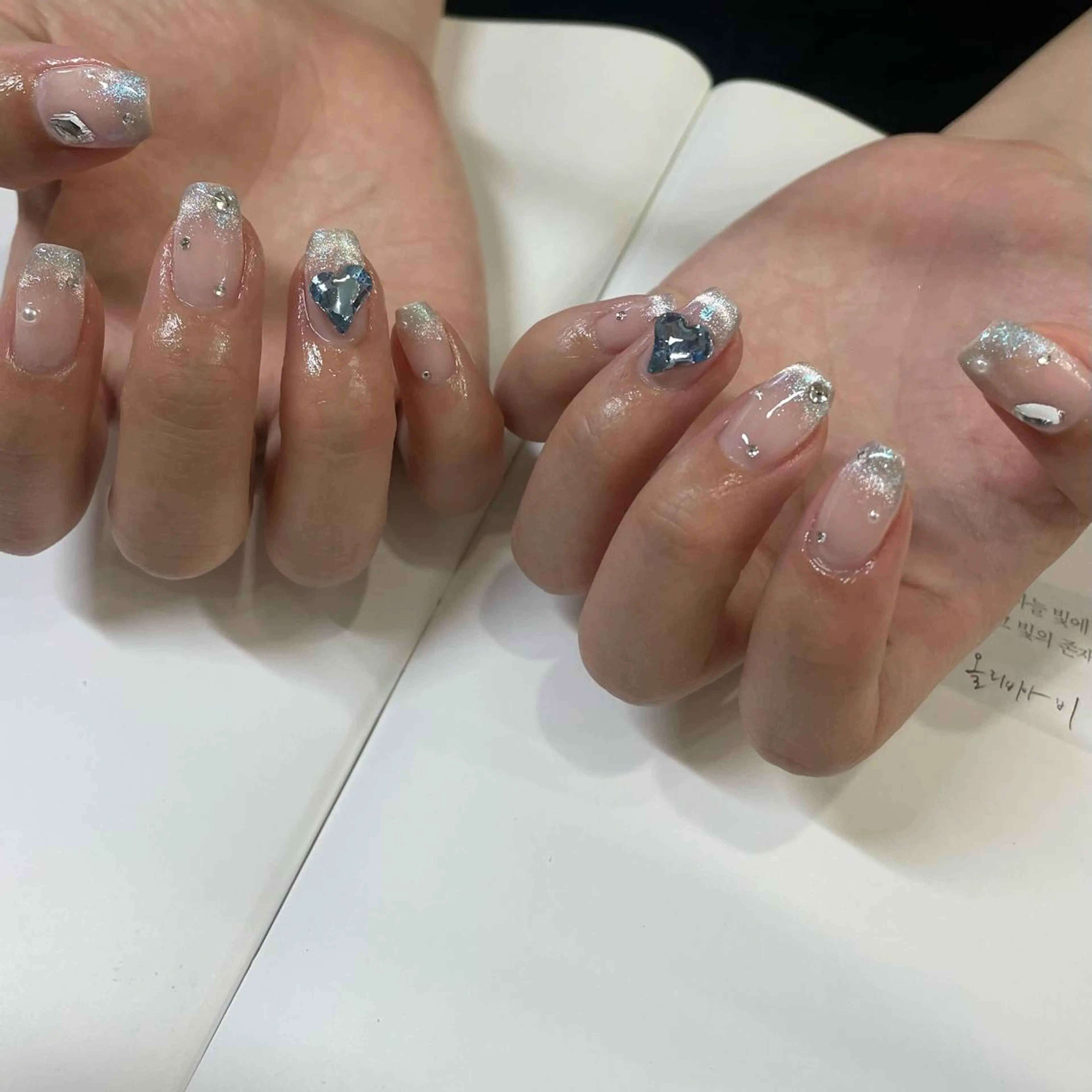 ネイル マグネットネイル ハンドネイル ネイルズシャトン🪡 ネイリスト齊藤のネイルデザイン