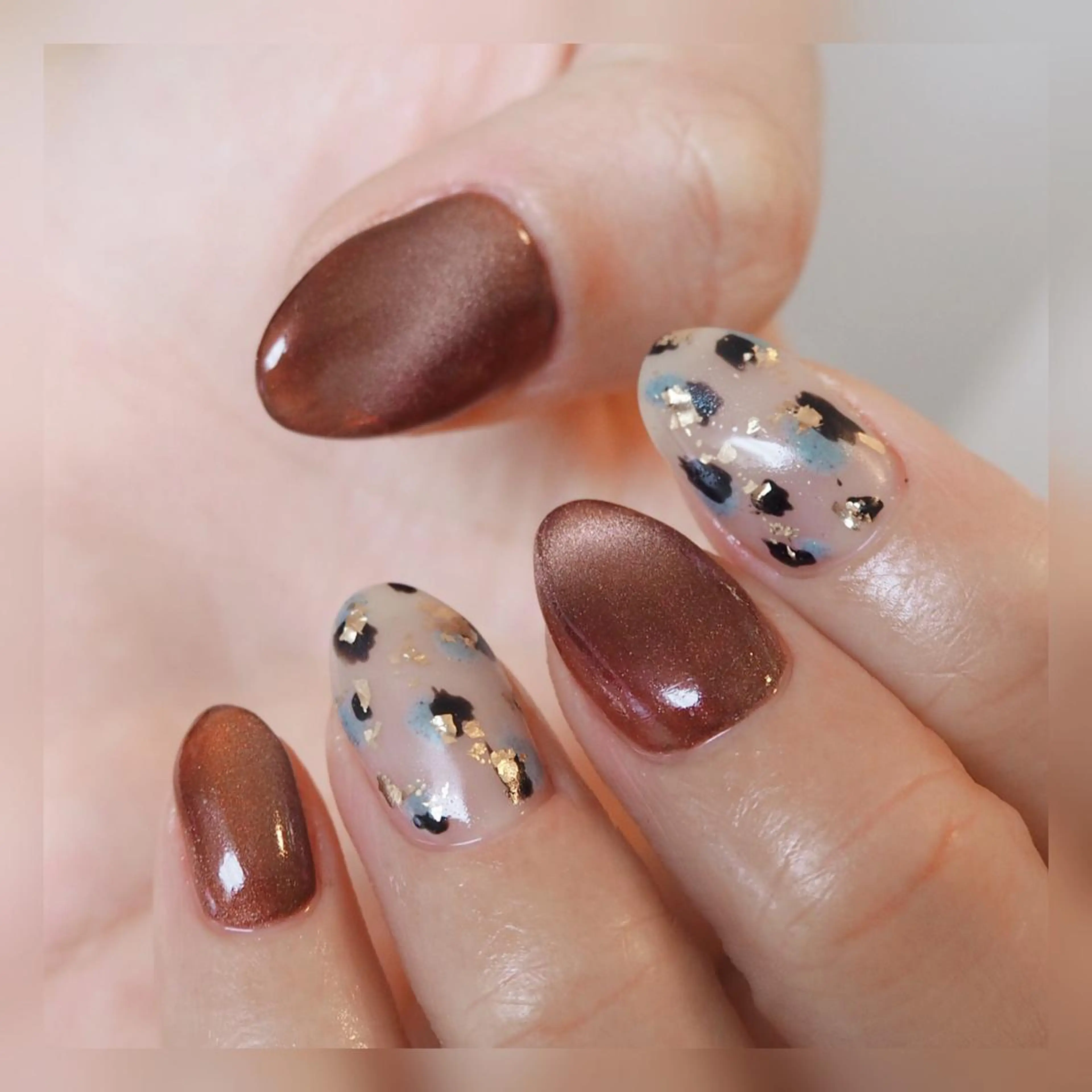 ⌘オフ無料、ケア込み【ジェルネイル】ベースカラー２色＆アート４本まで。追加カラー＋500円の写真