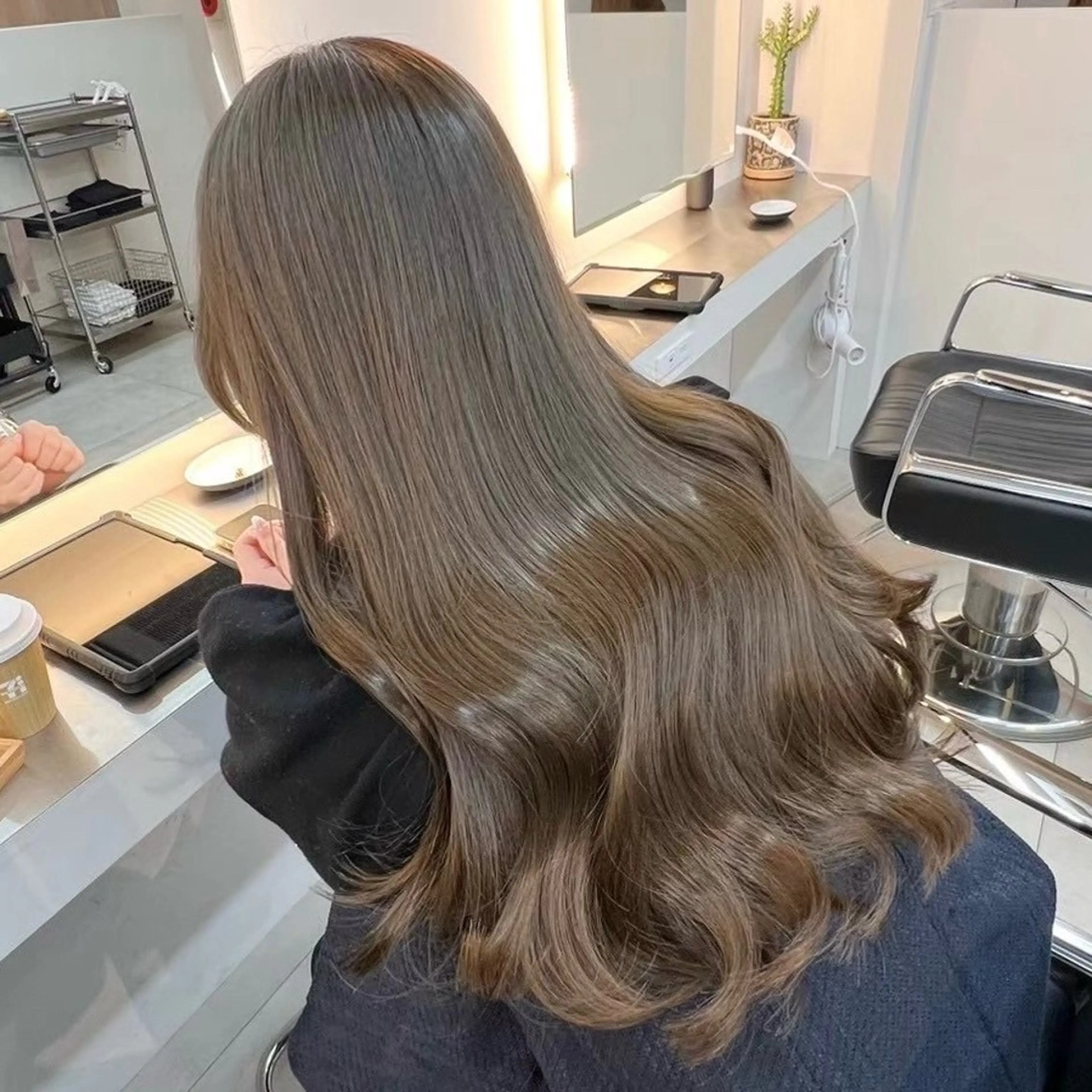 【U30 4/19 or 4/26限定‼️】ブリーチなしワンカラー+水分パックトリートメント付✨️の写真