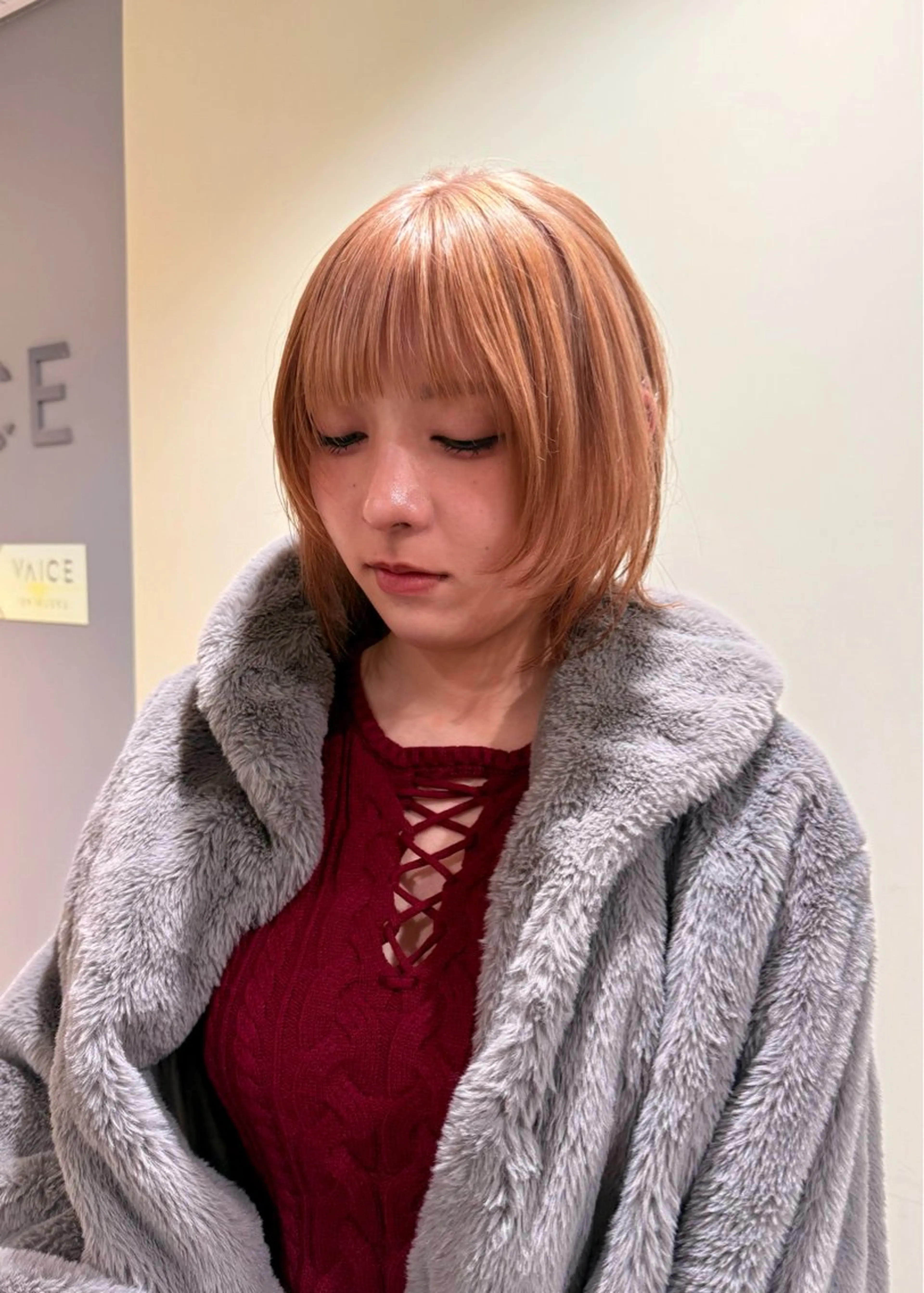 ショート カラー ベージュカラー ミルクティーベージュ ボブ 顔まわりレイヤー 顔周りカット カット ヘアカラー トリートメント ハイトーンレイヤー 顔まわりSOTAのヘアスタイル