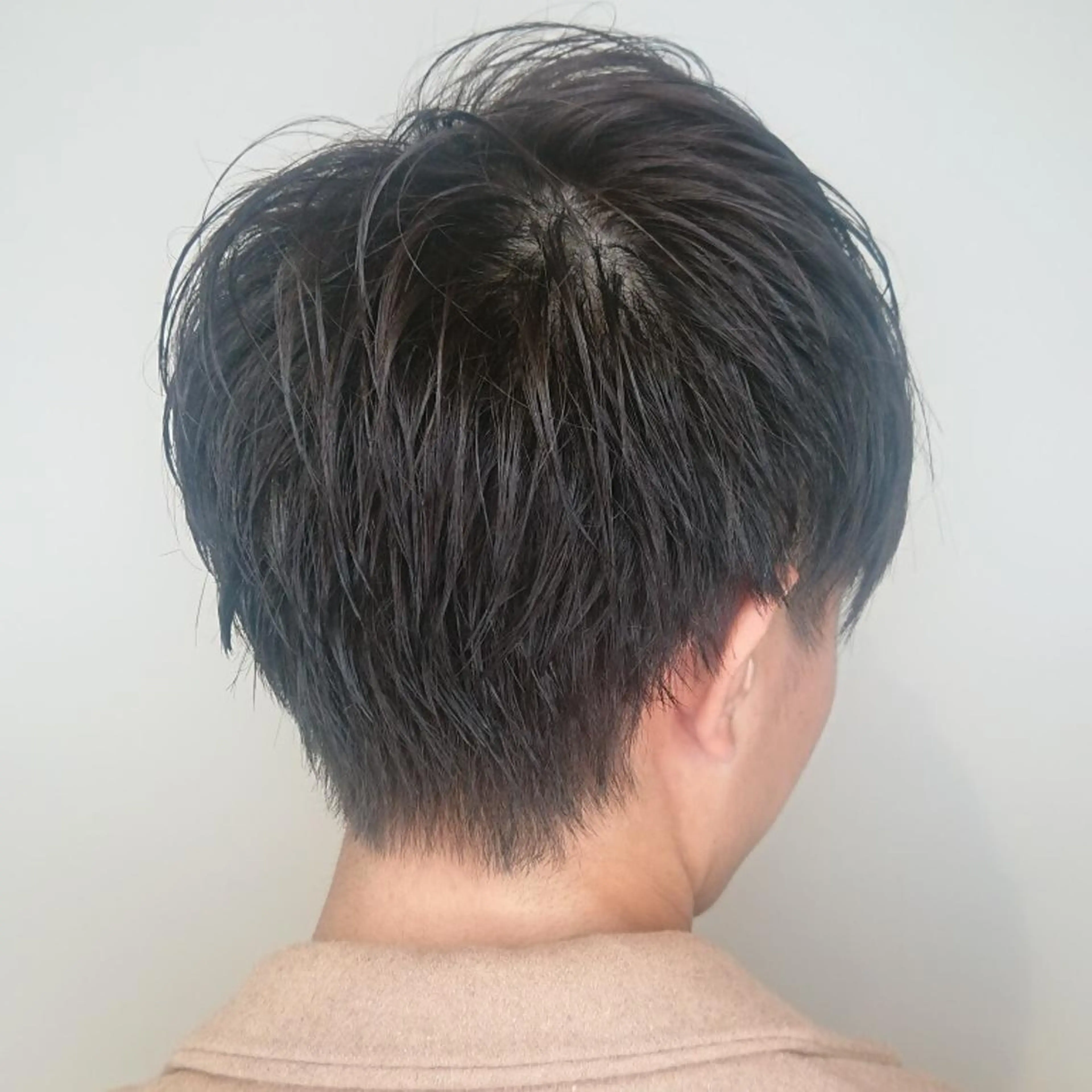 メンズ カット パーマ ブリーチ/ヘアケア/ 艶髪/イギチハルのヘアスタイル