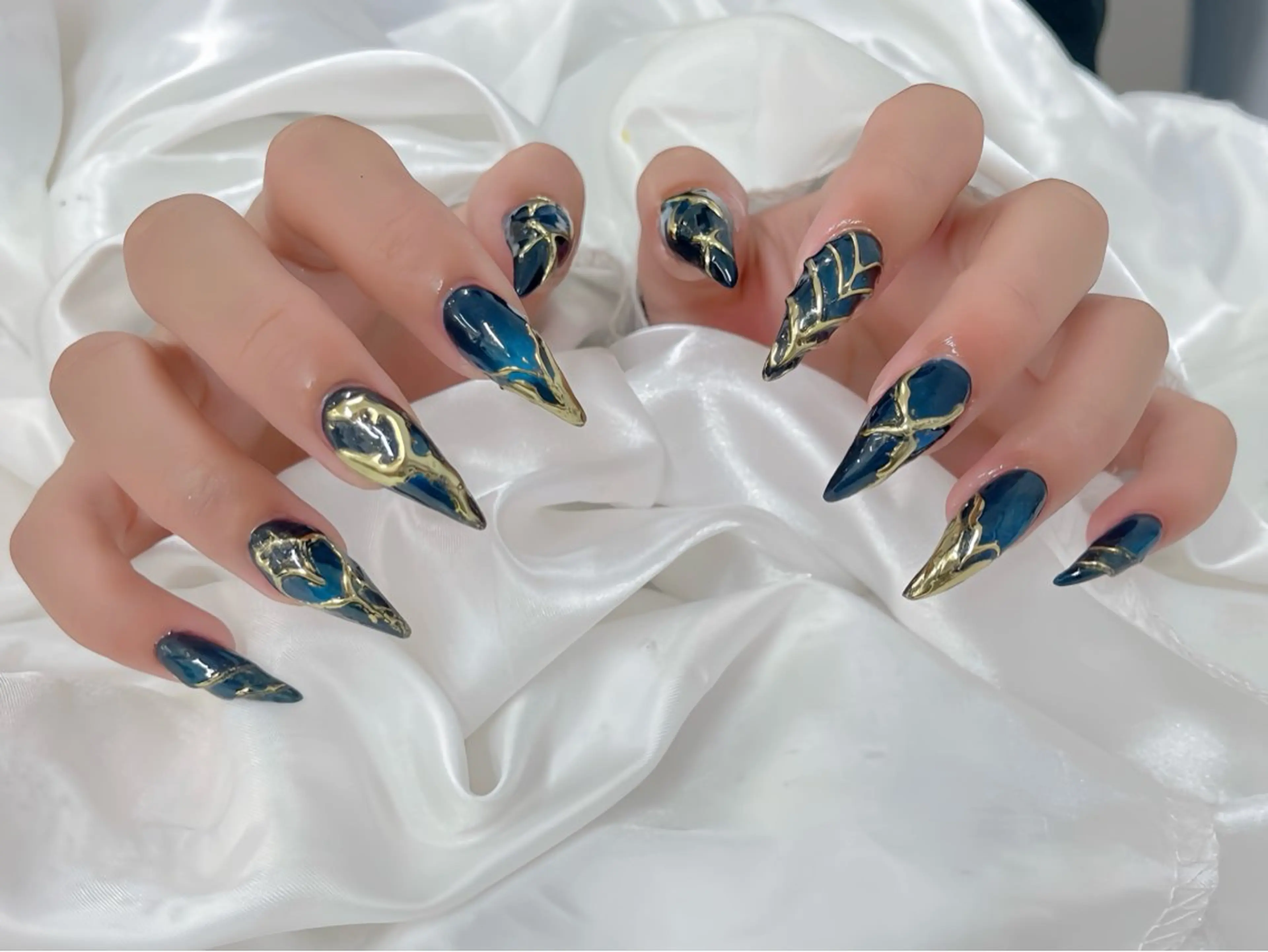 ネイル オーロラネイル チークネイル 桜ネイル クリアネイル ドット ハンドネイル Rin Nail 新大久保店のネイルデザイン