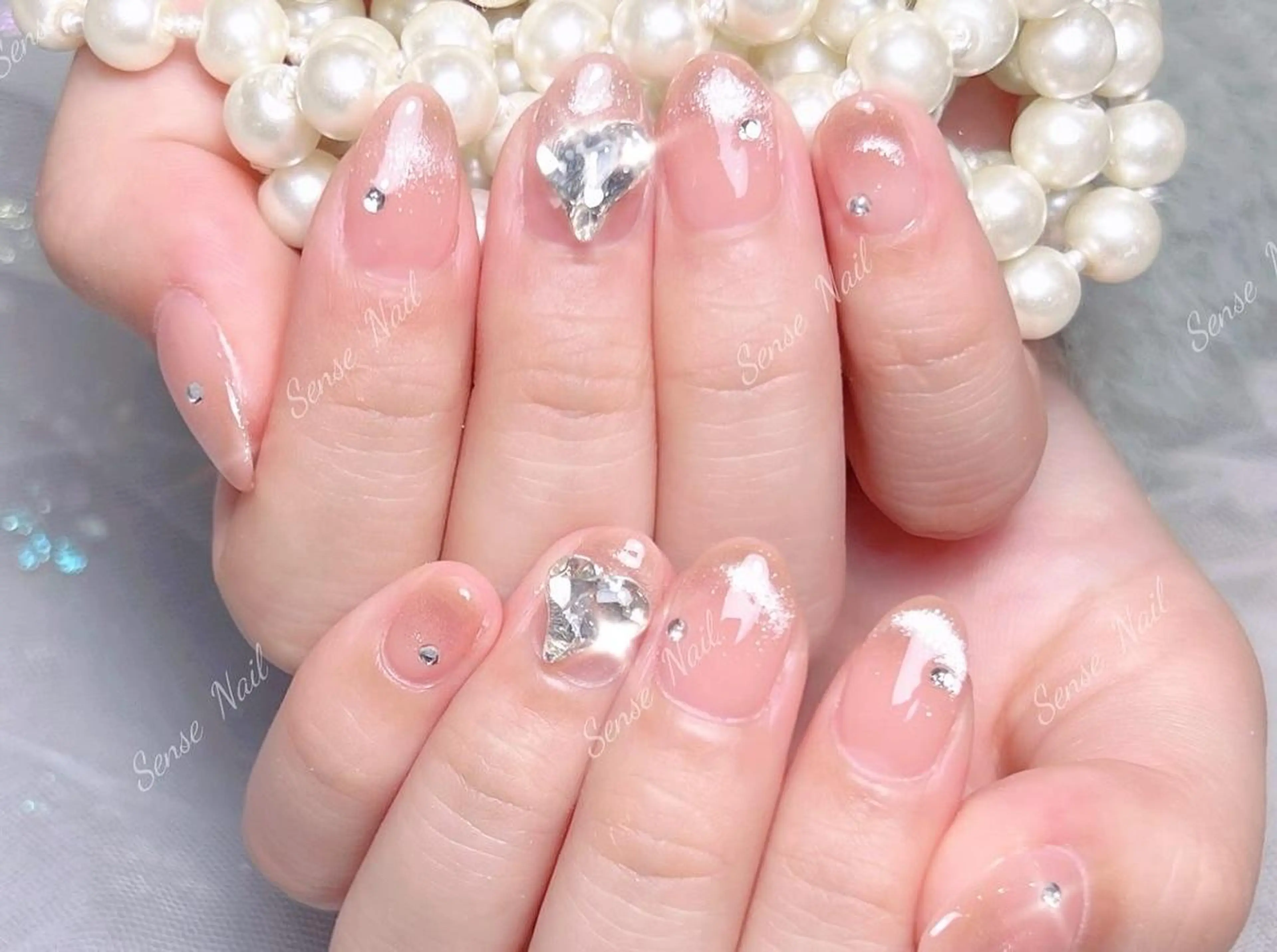 ネイル Queening 🦋のネイルデザイン