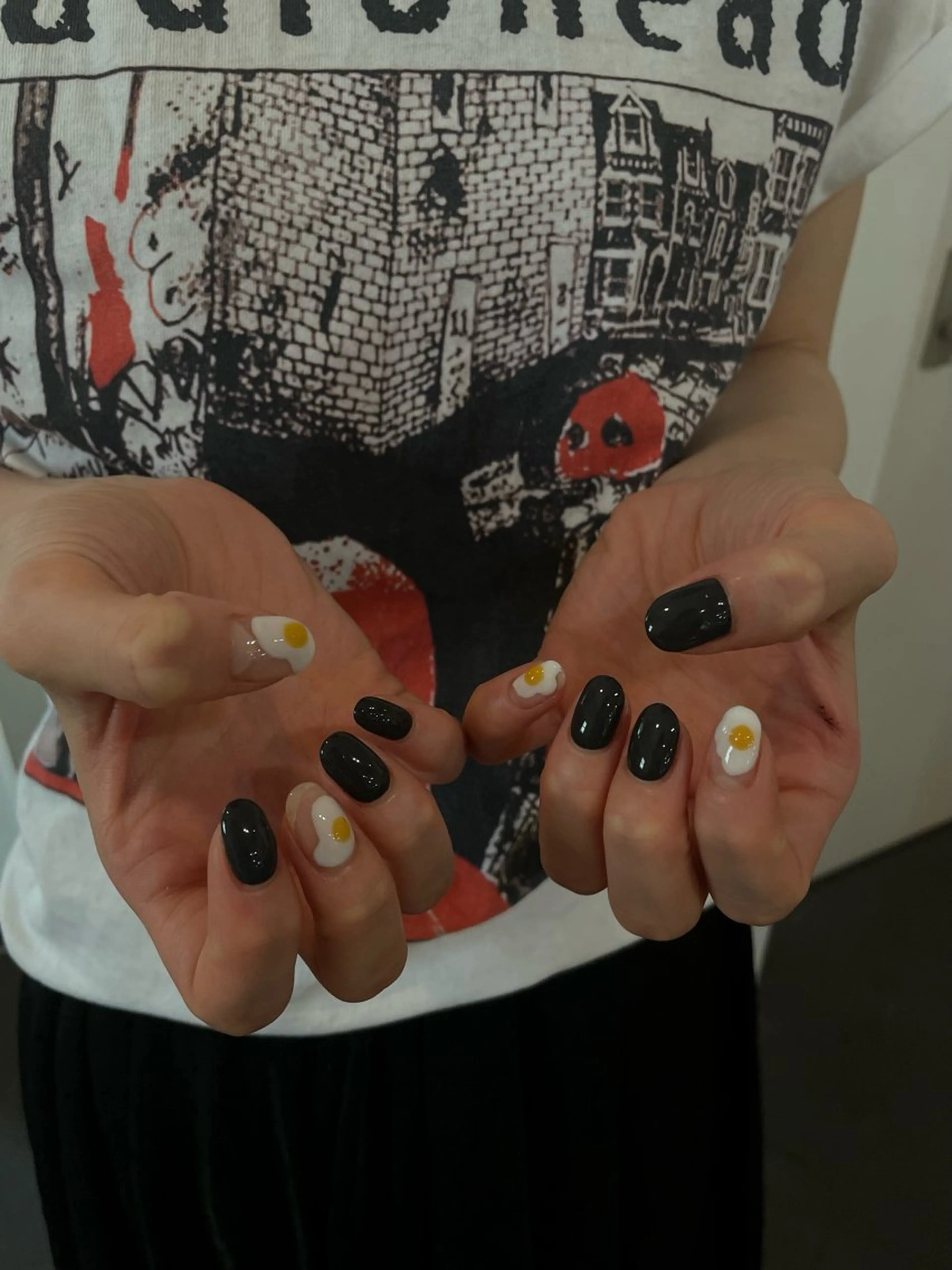 ネイル ハンドネイル anyora nail salon所属・大人ワンホン キラキラ／Ayanoのネイルデザイン