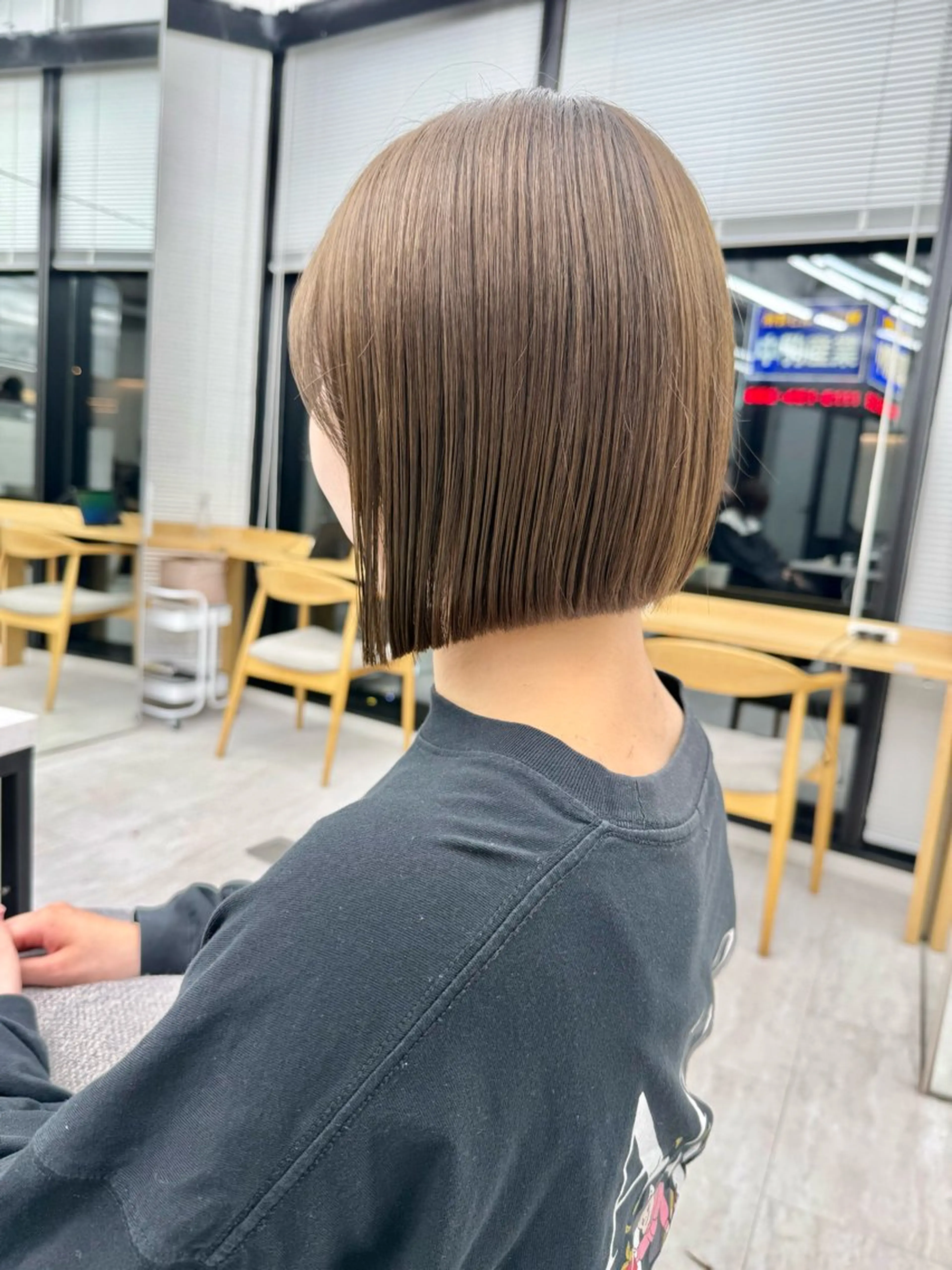 ミディアム AISA viewNAGOYAのヘアスタイル