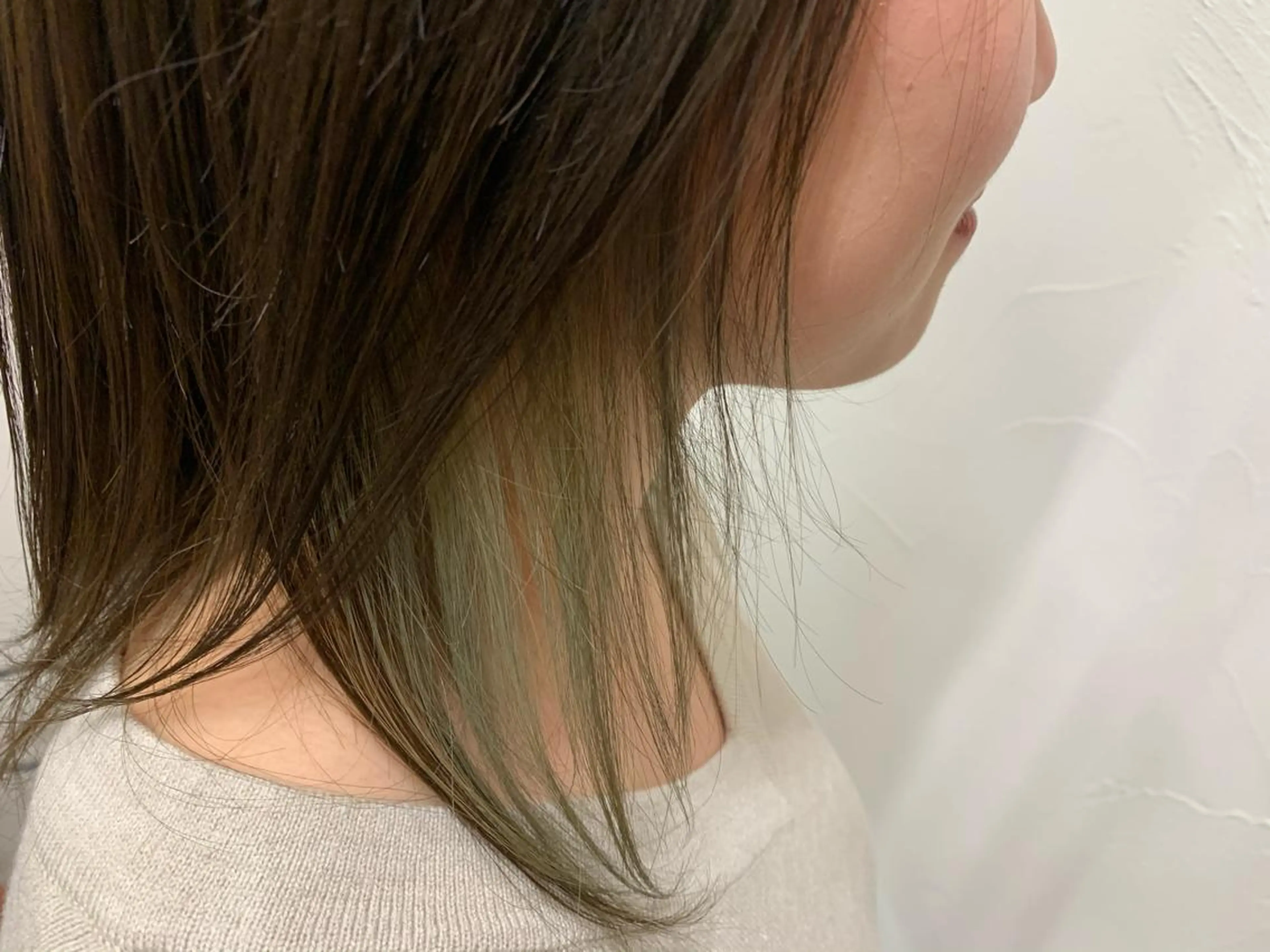 ミディアム 三好 羽美のヘアスタイル