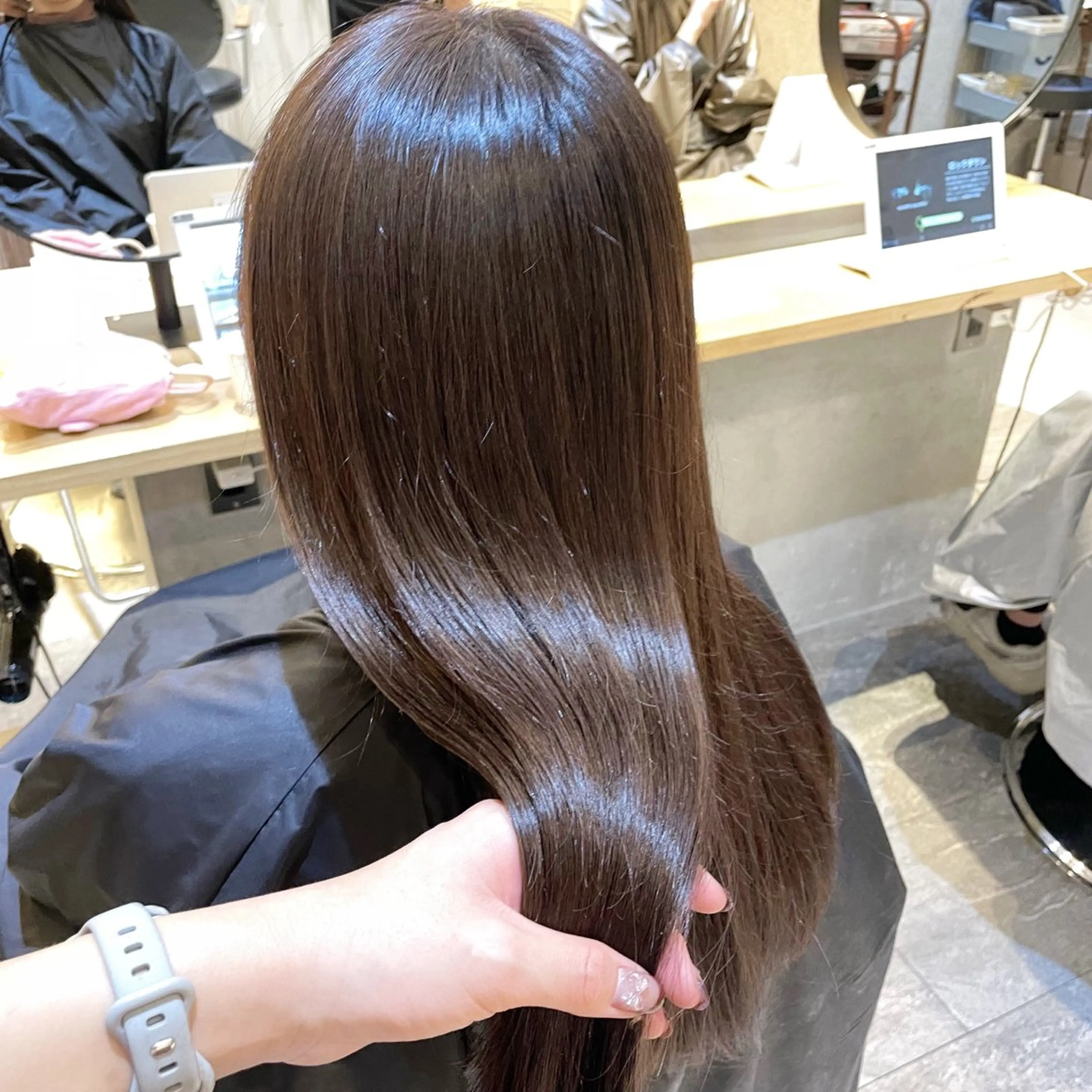 セミロング カラー カット ヘアカラー 💘韓国レイヤー上 品カラーruru💘のヘアスタイル