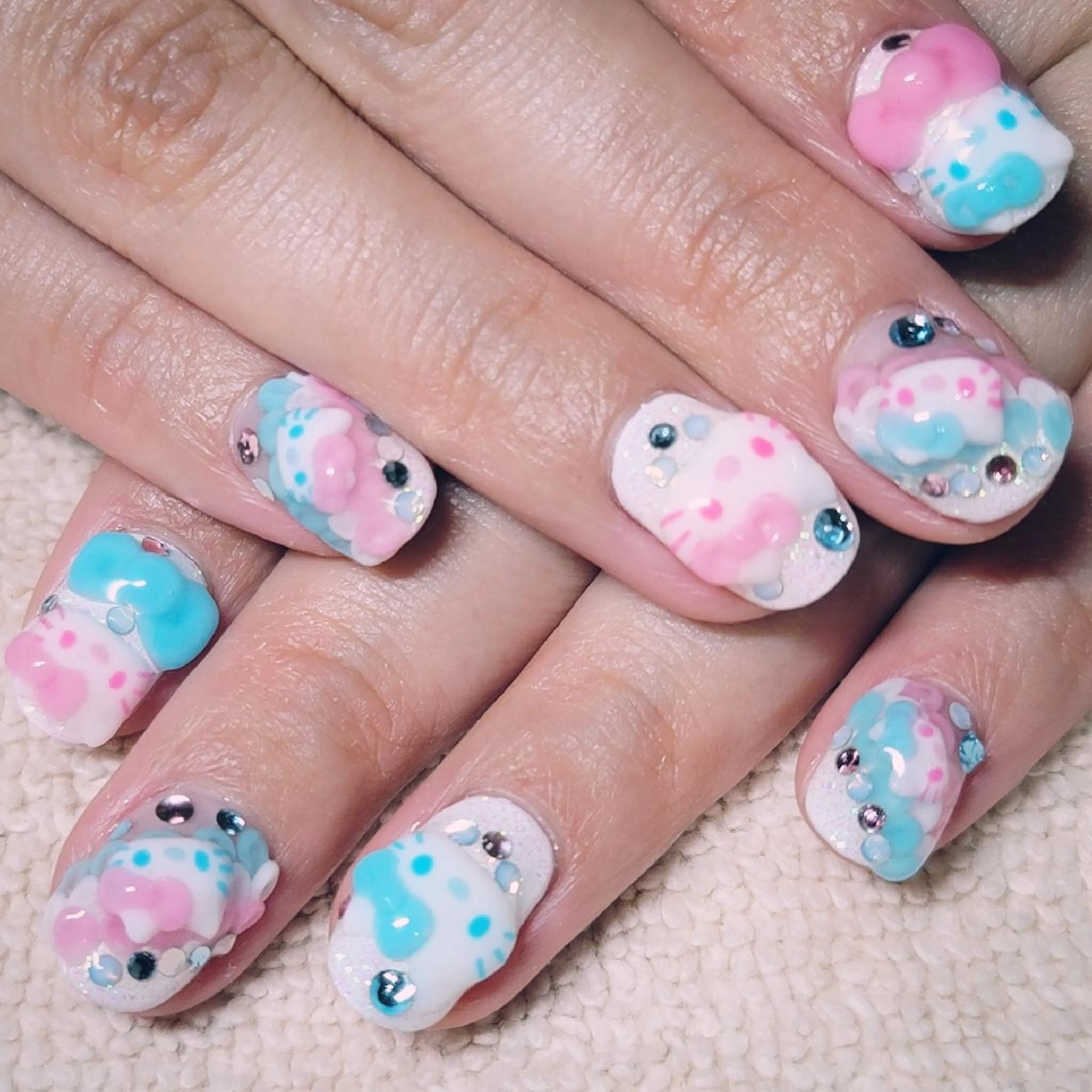 ネイル ラメ(グリッター) 水色 ワンカラーネイル ピンク ホワイト ハンドネイル よしだ ひろきのネイルデザイン