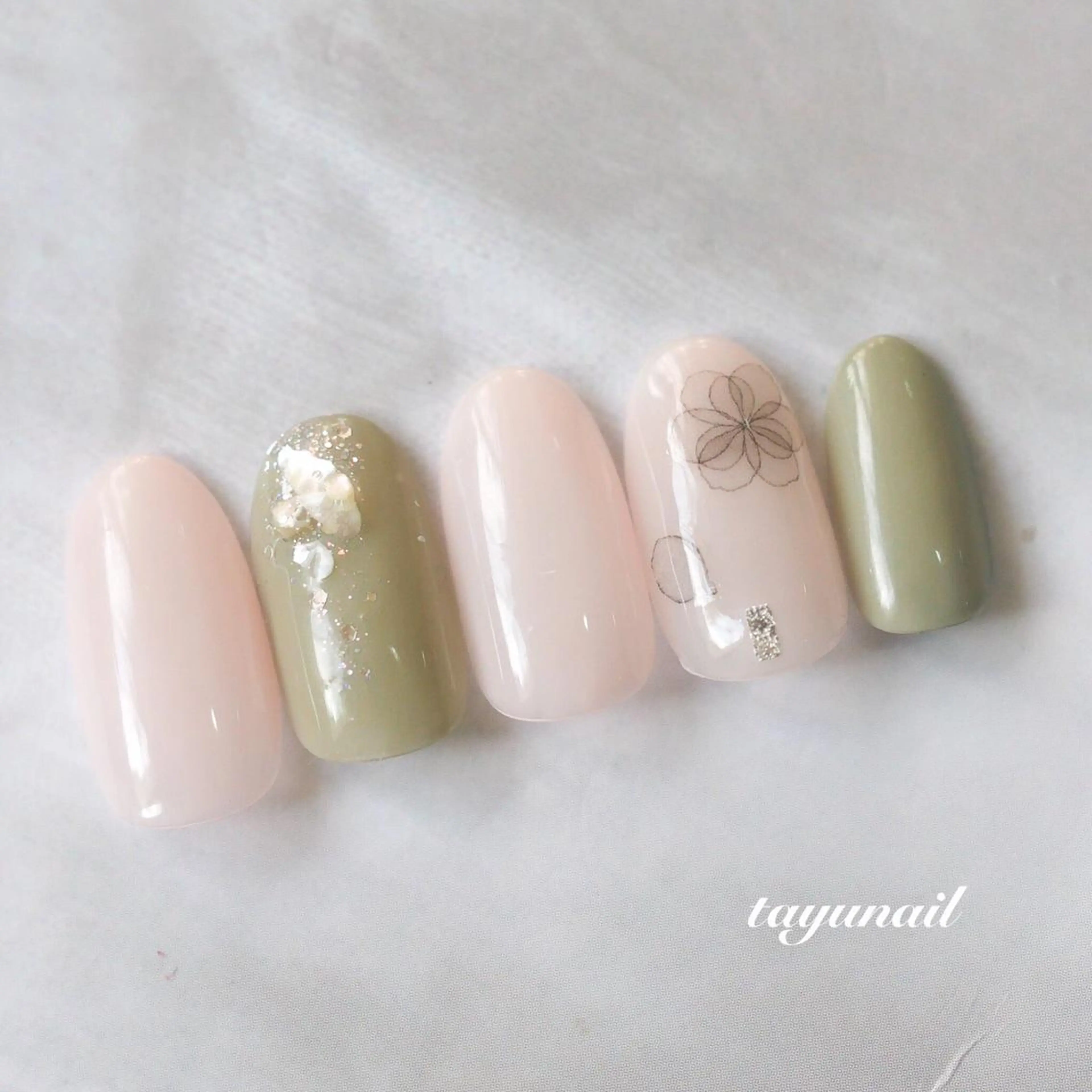 ネイル アートネイル フラワーネイル ジェルネイル キラキラネイル ニュアンスネイル ハンドネイル ネイルサロン 【たゆnail】のネイルデザイン