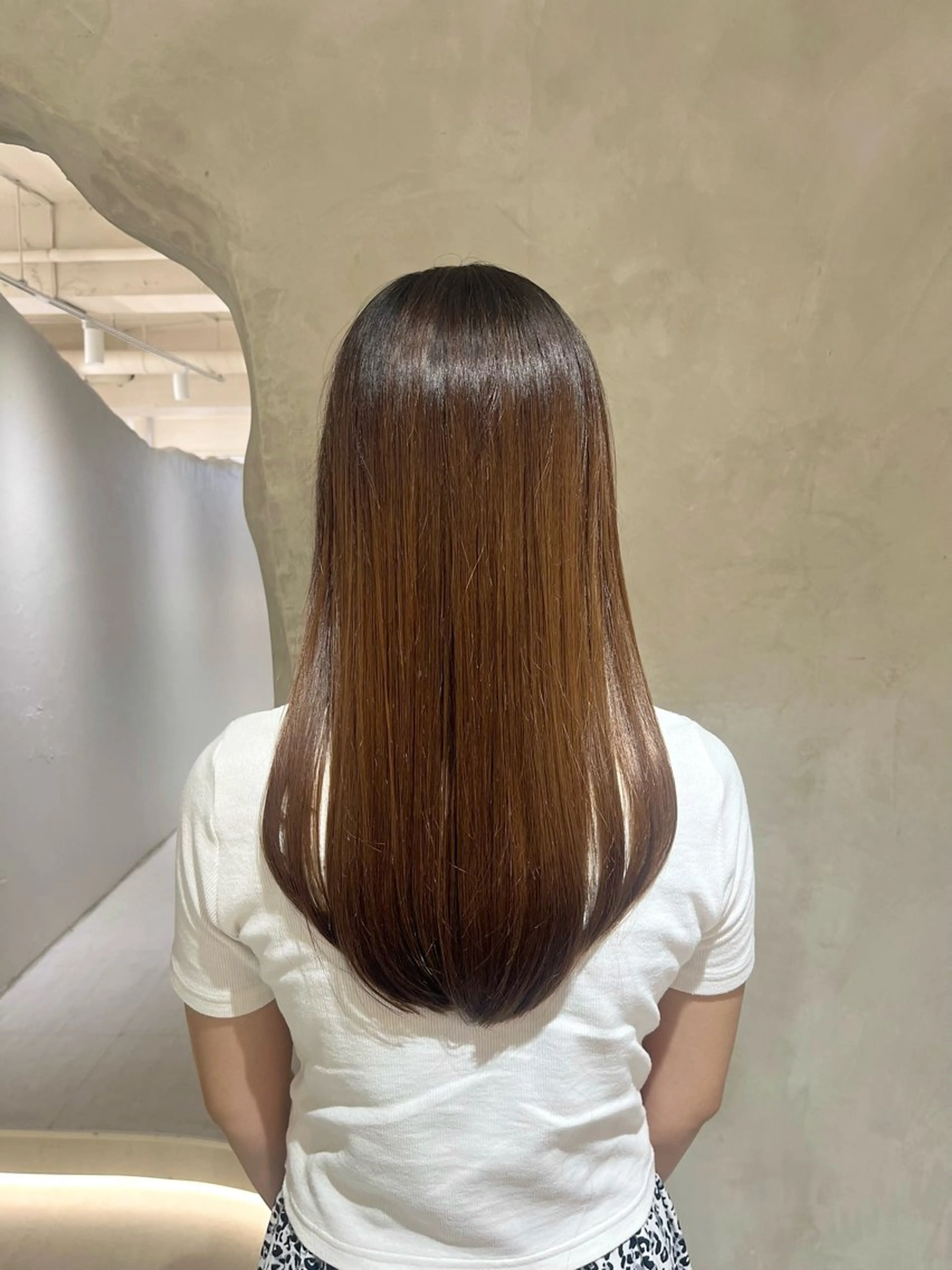 セミロング 顔周りカット カット 切りっぱなしボブ/ 艶カラー/綾莉のヘアスタイル