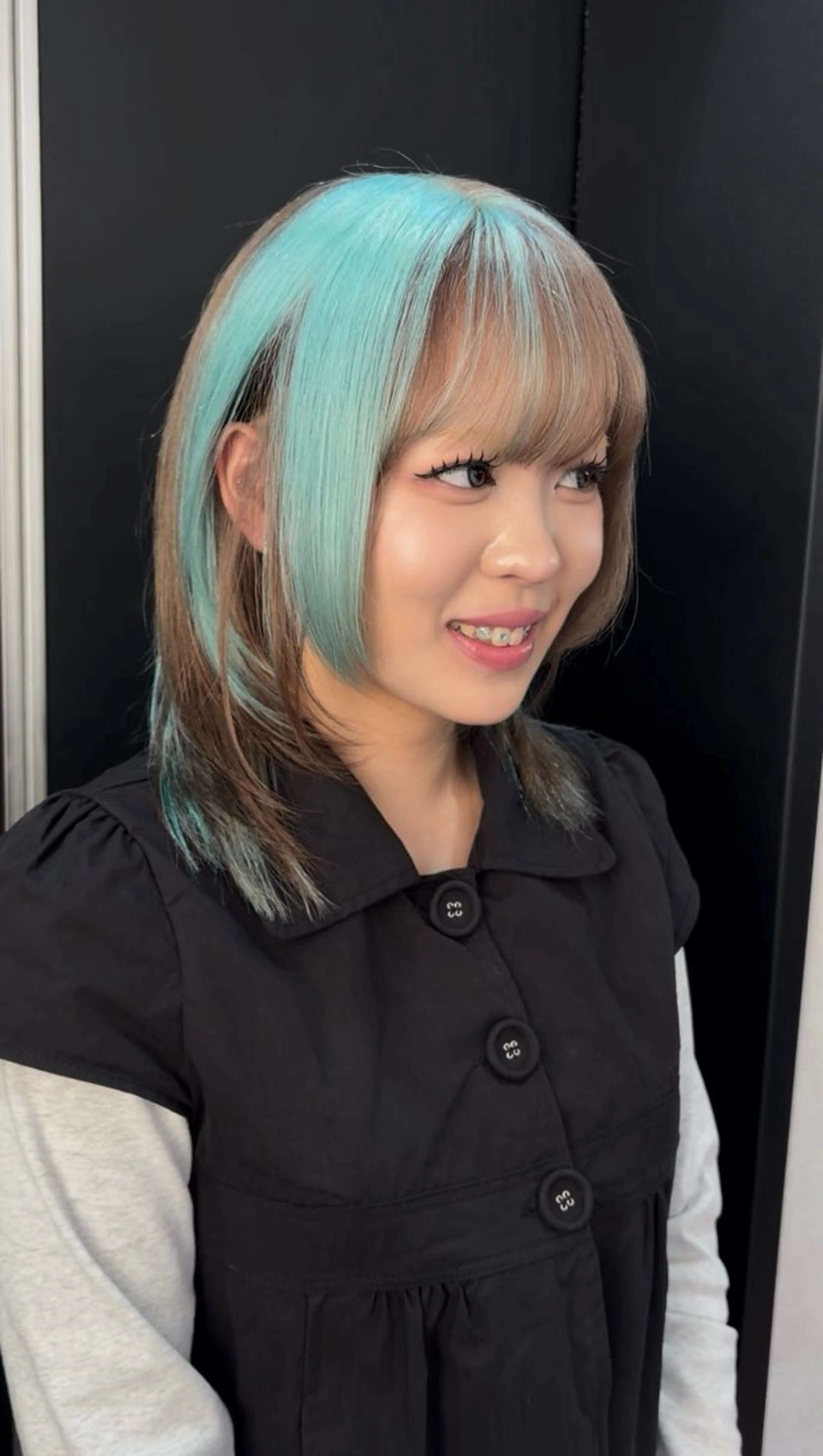 セミロング カラー ブリーチ ブラウンカラー 透明感カラー デザインカラー ミント ヘアカラー デザイン/ブリーチ/ SORAᯓ★のヘアスタイル