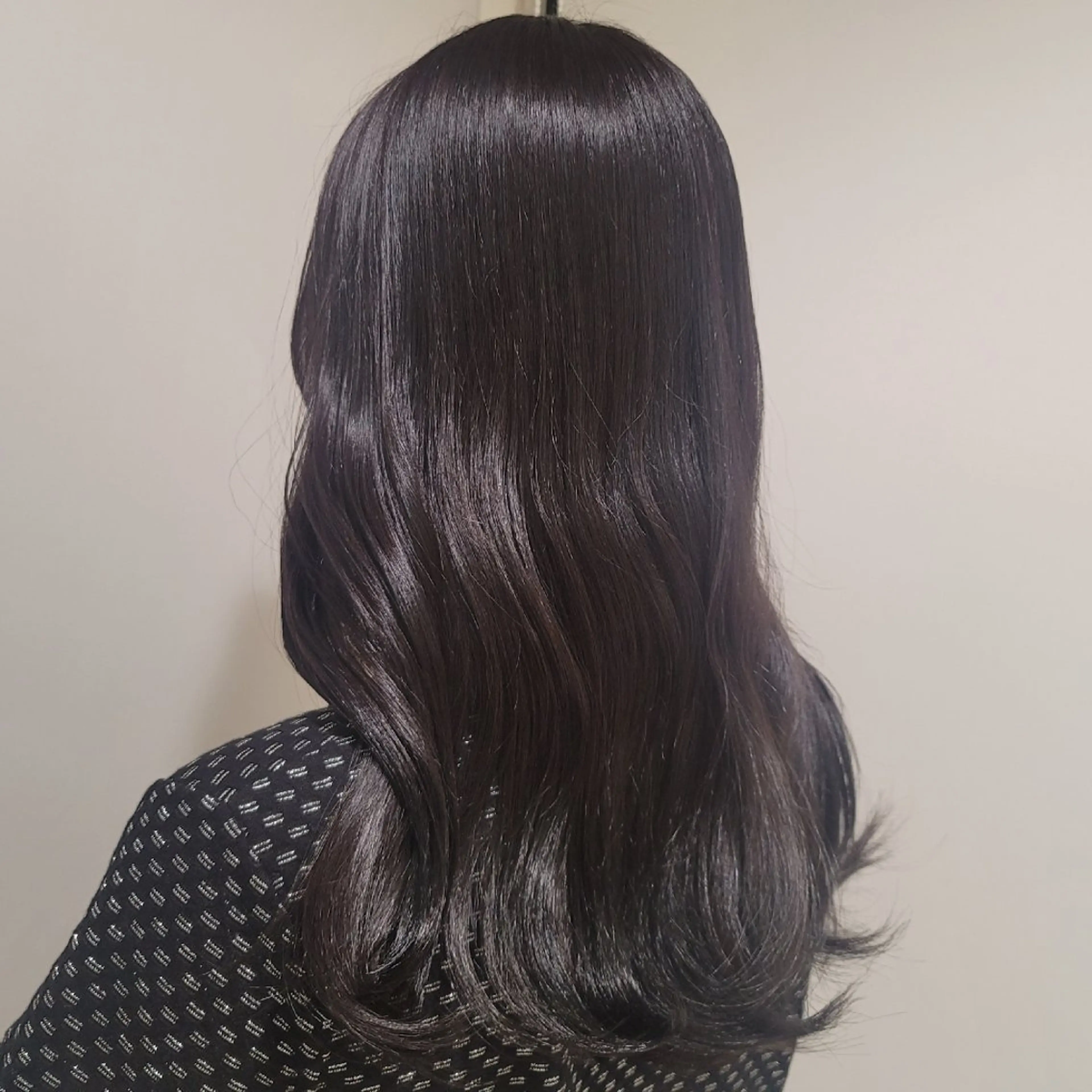 セミロング カラー 黒髪 透明感カラー カットモデル/ セット/宮里心香のヘアスタイル