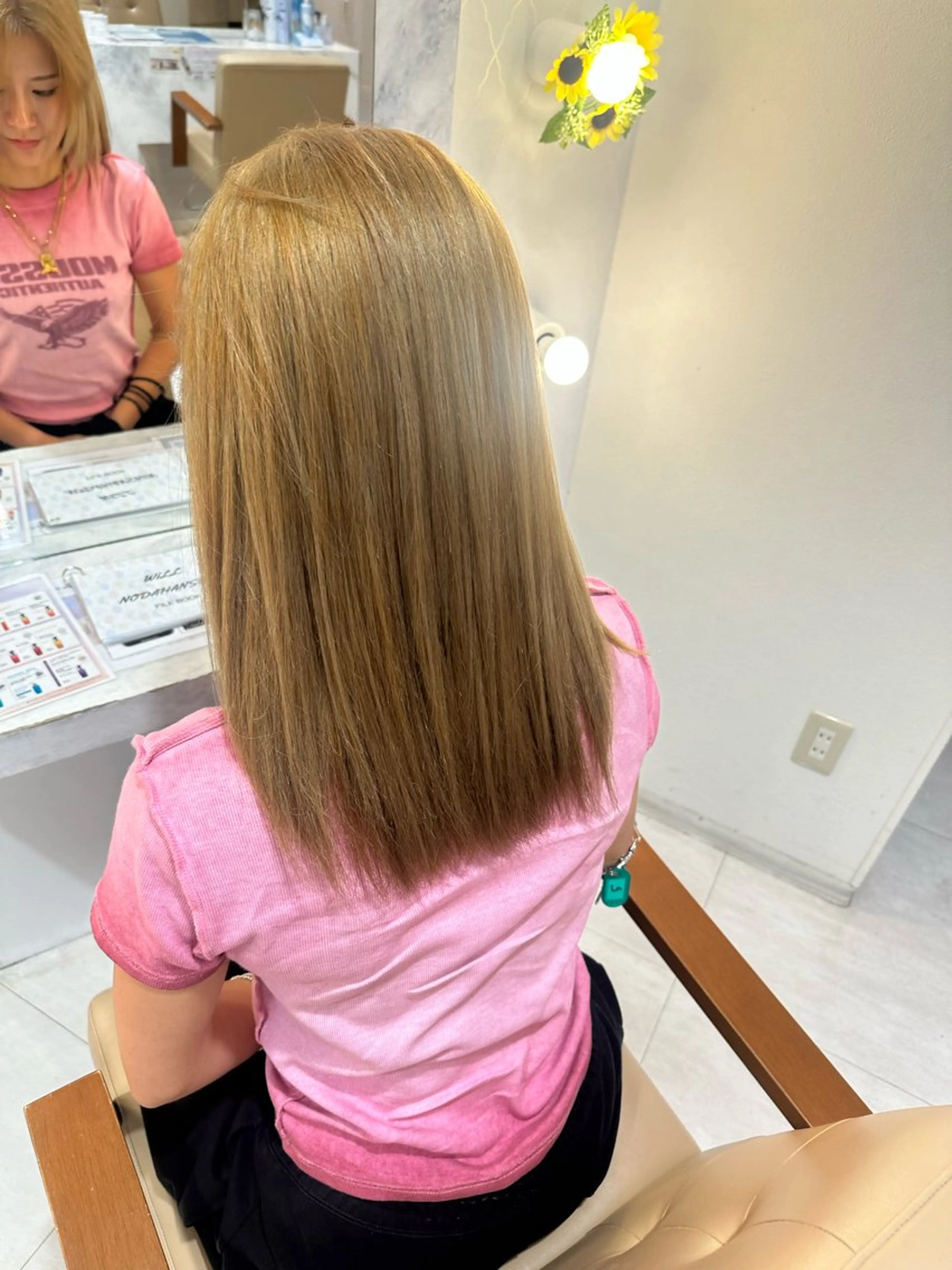 セミロング カラー ダブルカラー ハイトーンカラー 畑中 夢のヘアスタイル