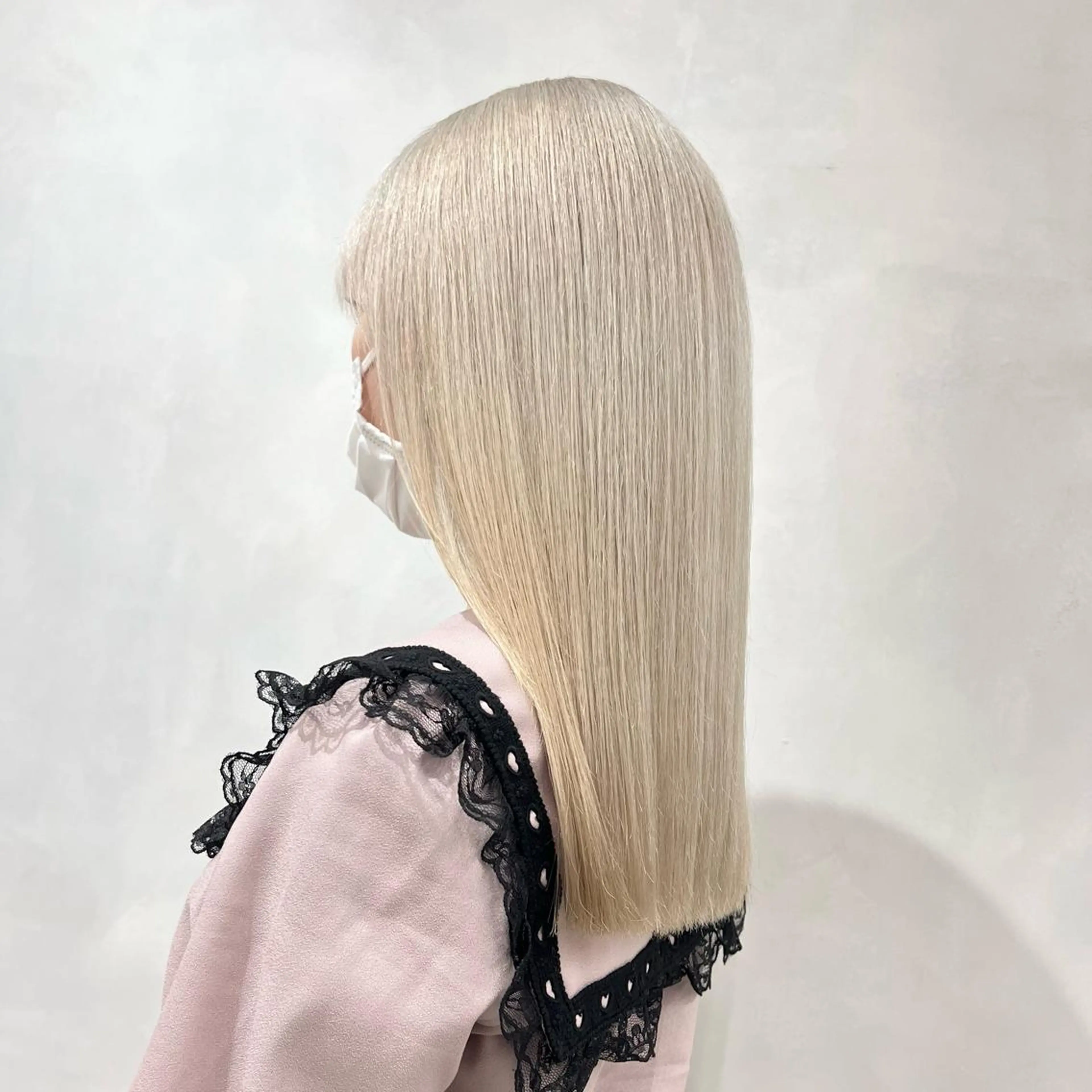 ロング カラー 🩵ブリーチカラー 🐈MIORI🩵のヘアスタイル