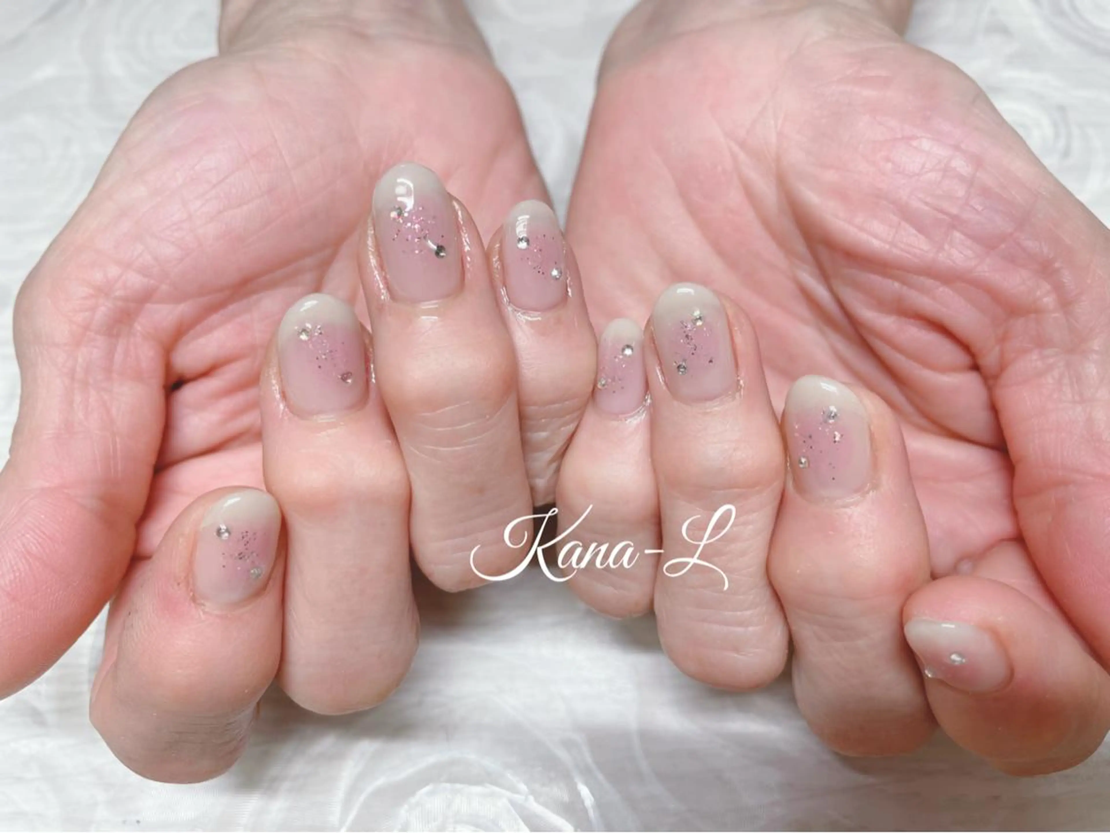 カラー ネイル チークネイル ジェルネイル パラジェル ワンホンネイル 芦辺 香奈のネイルデザイン
